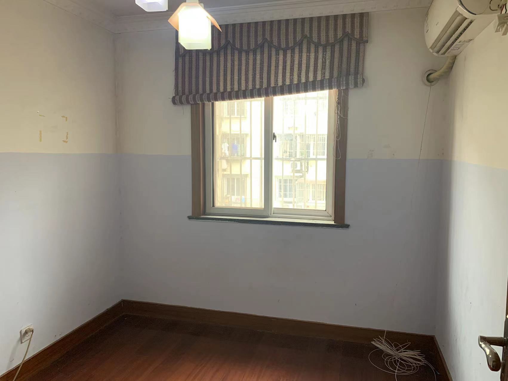 越江新村 3室1厅1卫 114m&sup2;