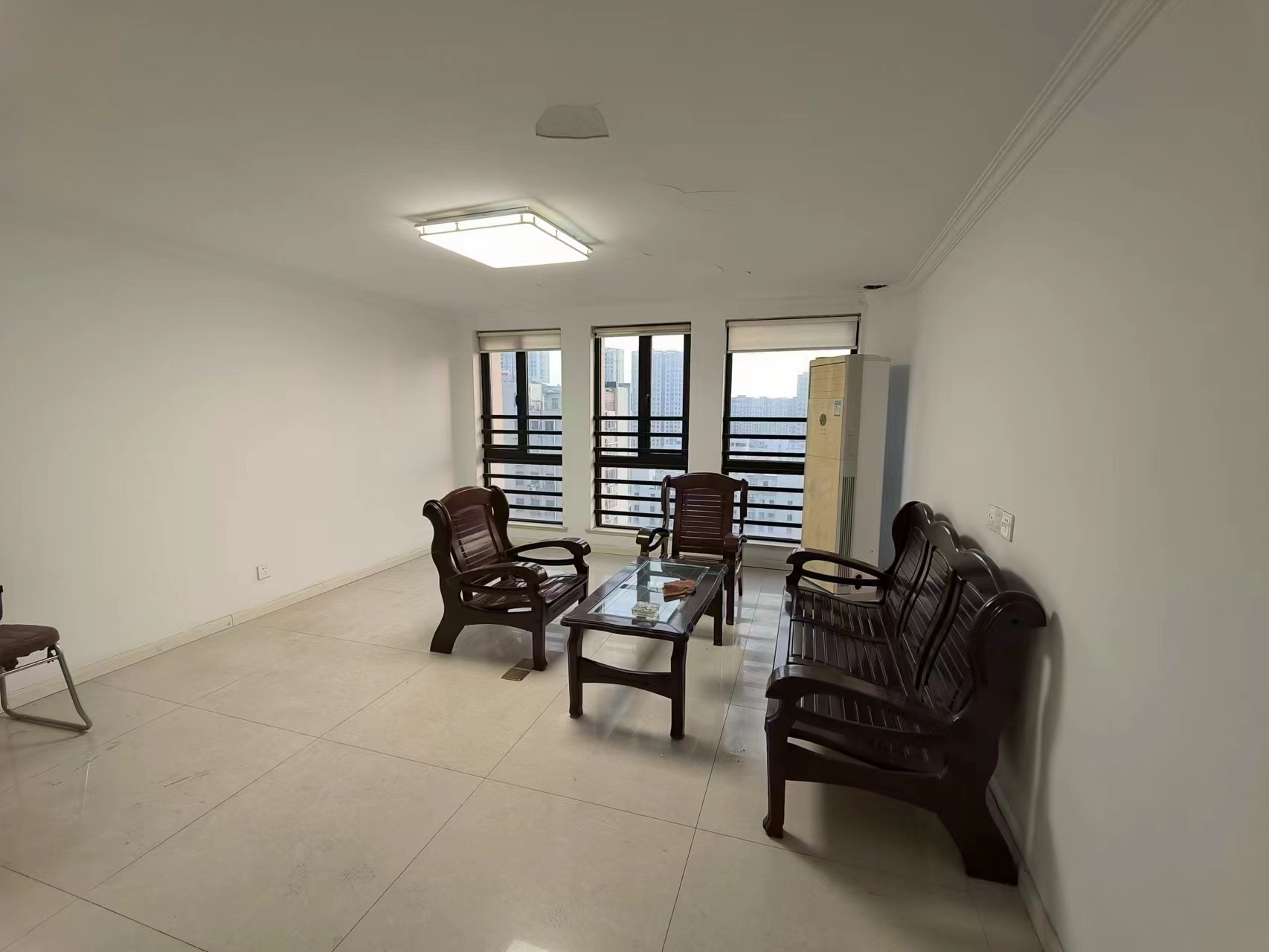 东景国际 2室1厅1卫 81.00m&sup2;