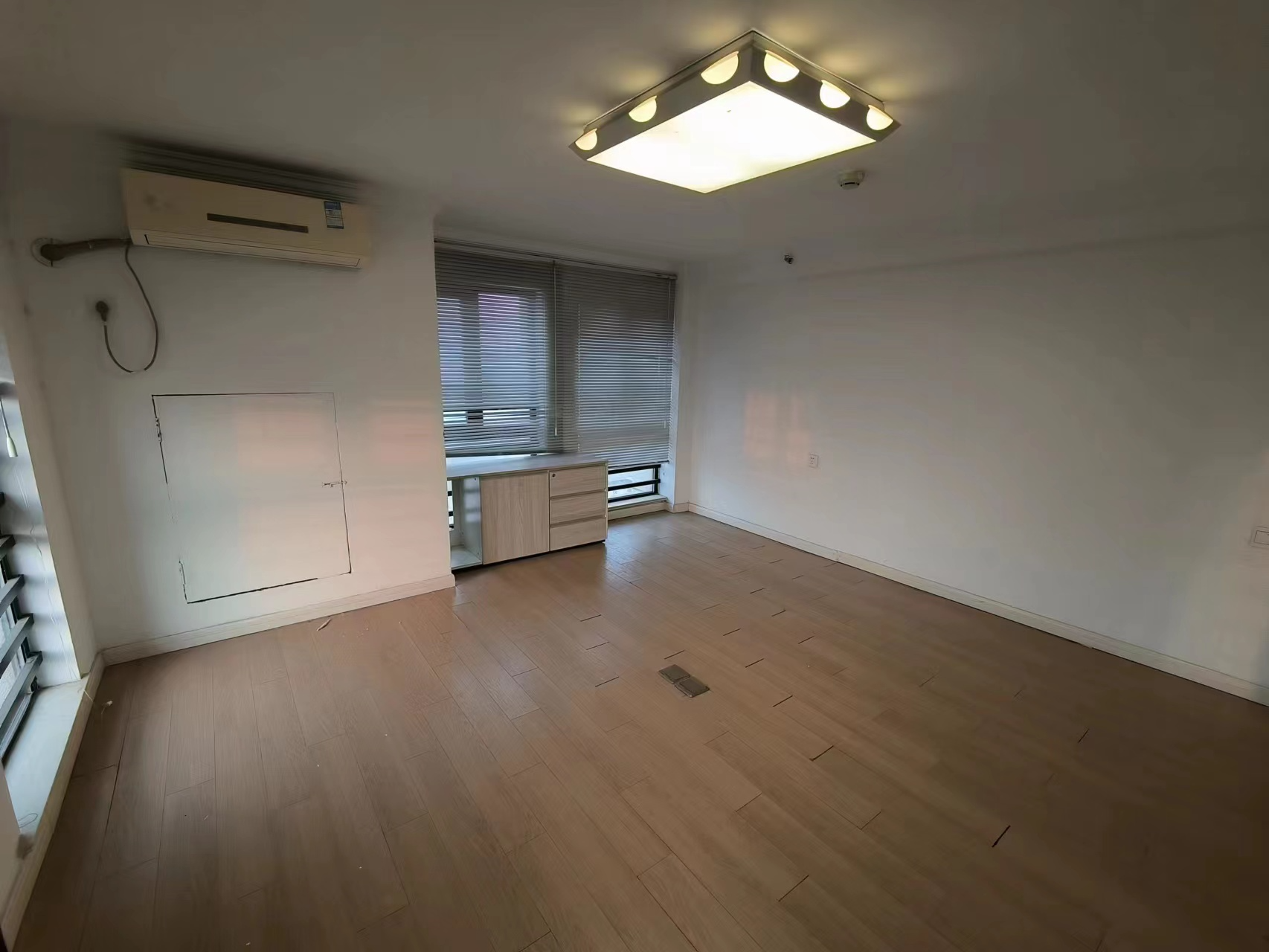 东景国际 2室1厅1卫 81.00m&sup2;