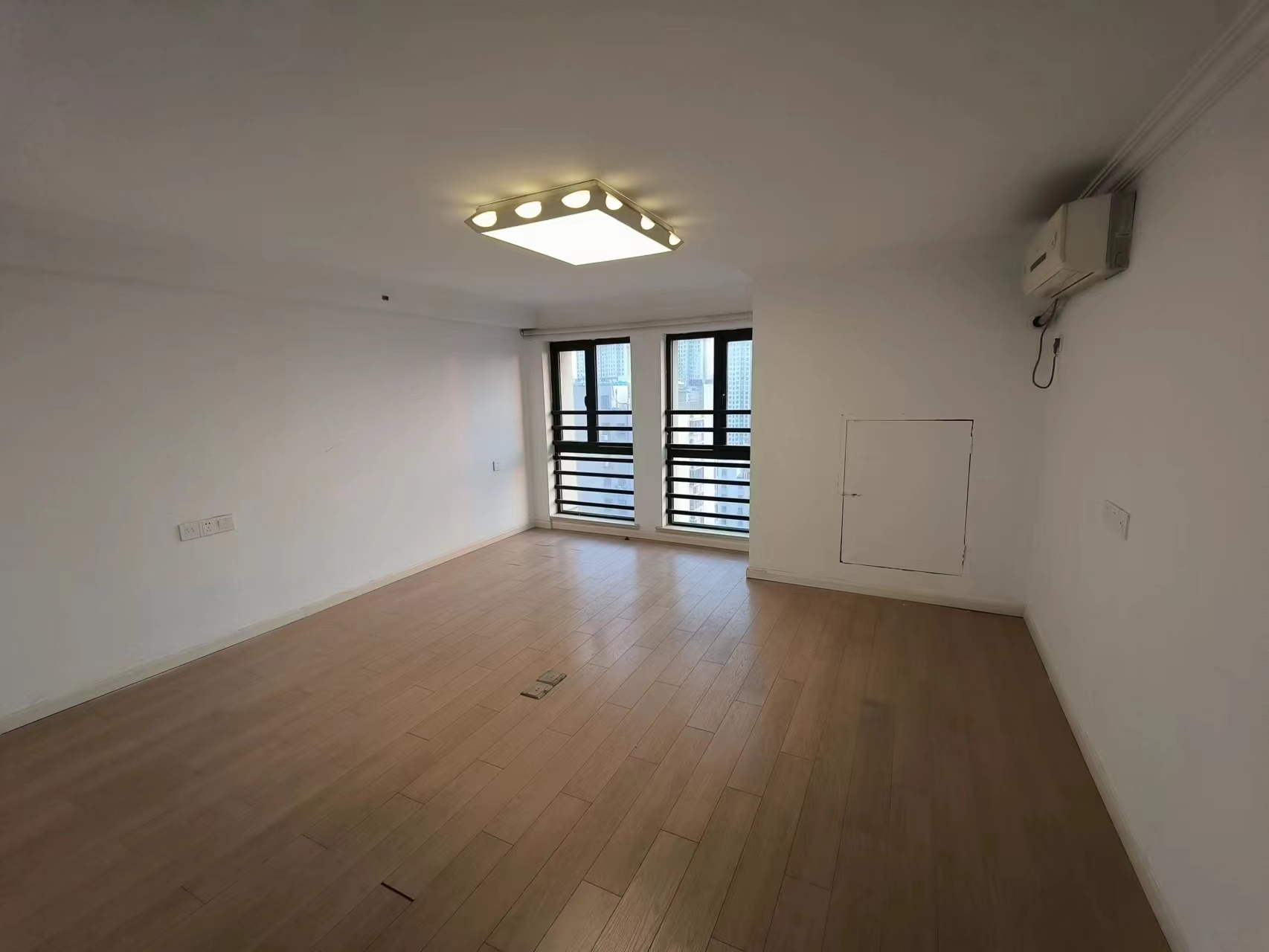 东景国际 2室1厅1卫 81.00m&sup2;