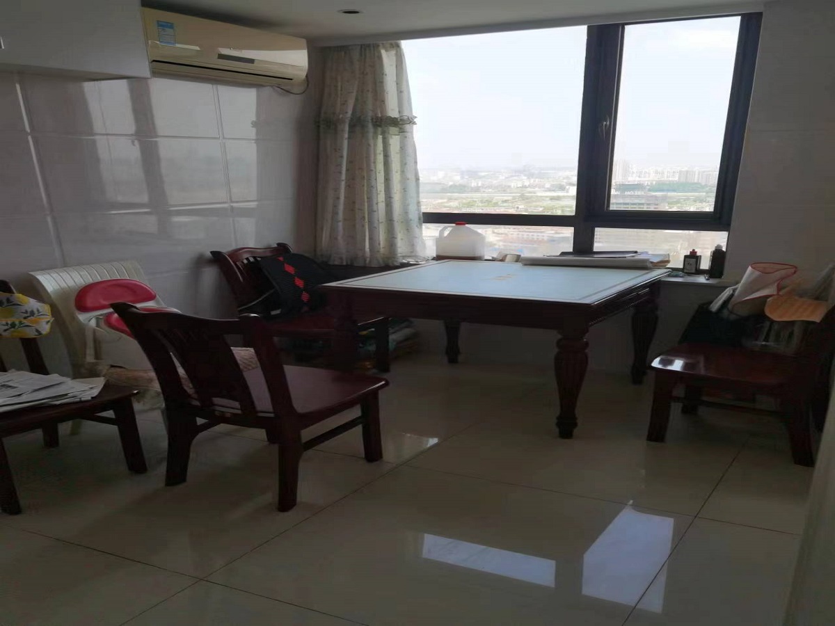景华城 3室2厅2卫 150m&sup2;