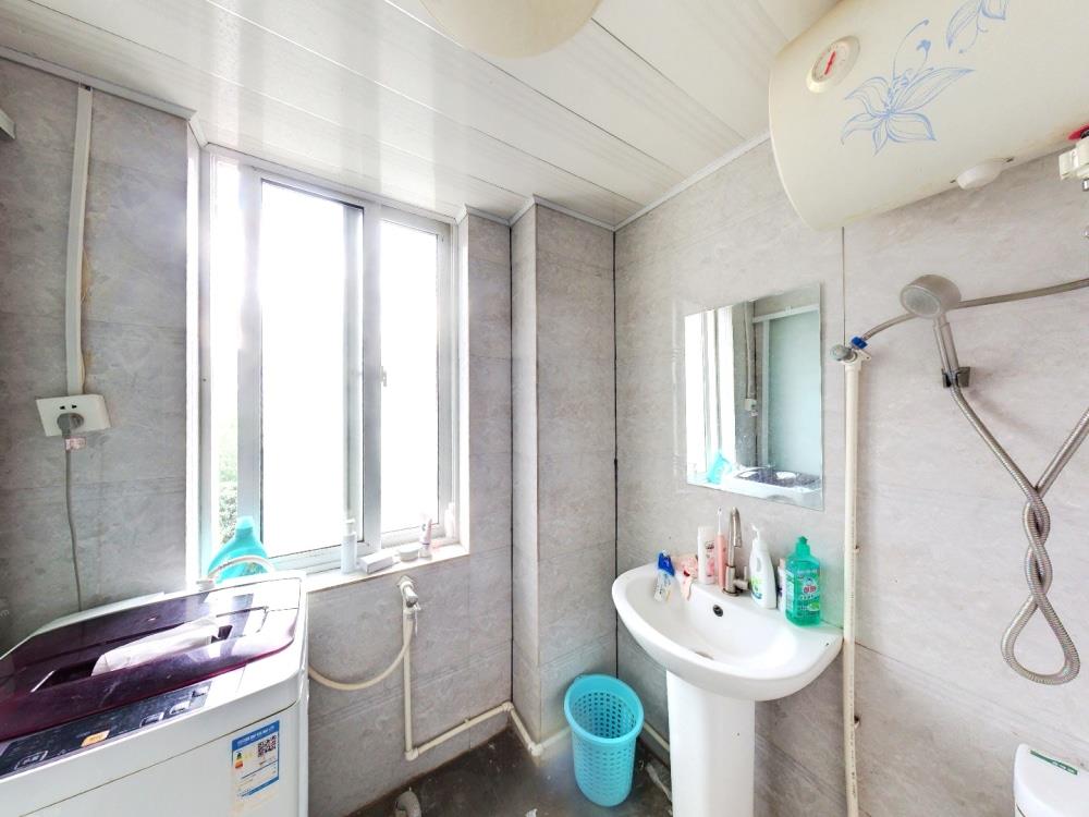 三里墩花苑 1室0厅1卫 25m&sup2;