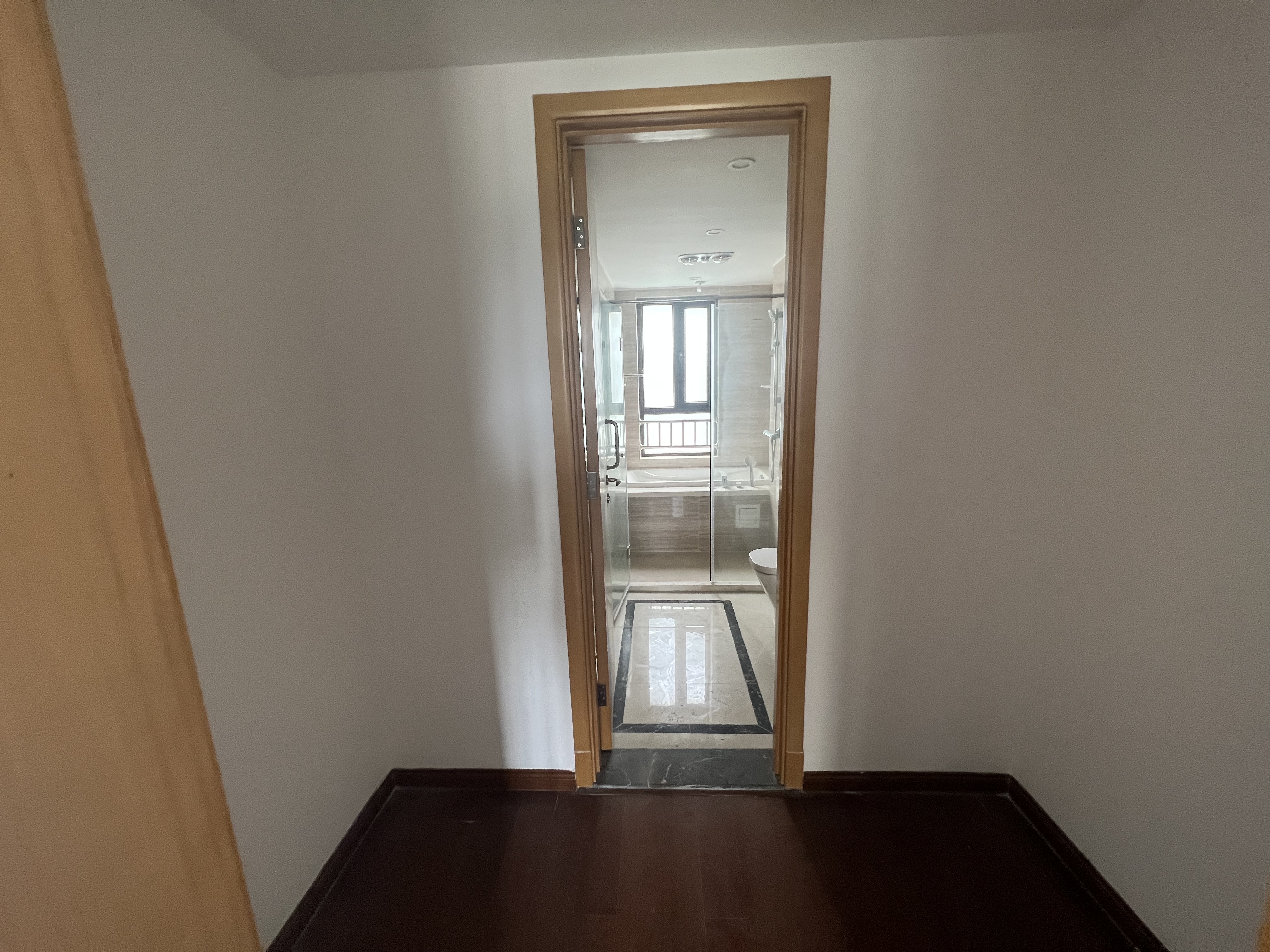 富力院士廷 4室2厅2卫 143.00m&sup2;