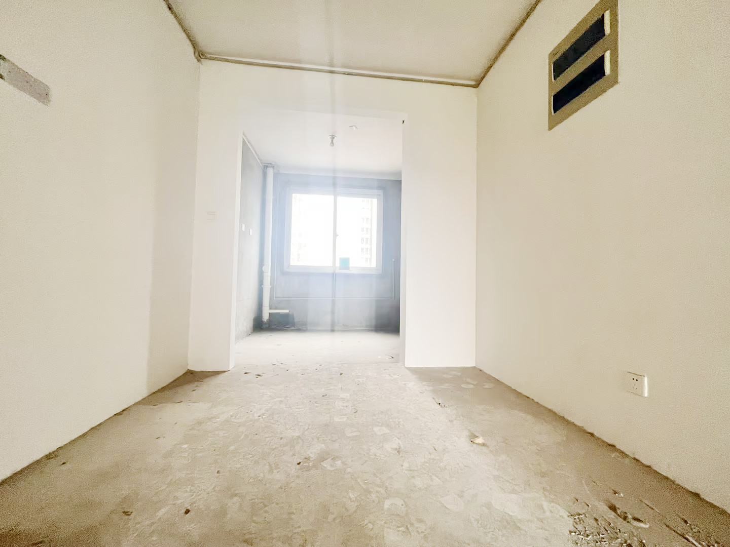 中南世纪花城三期 3室2厅2卫 137m²