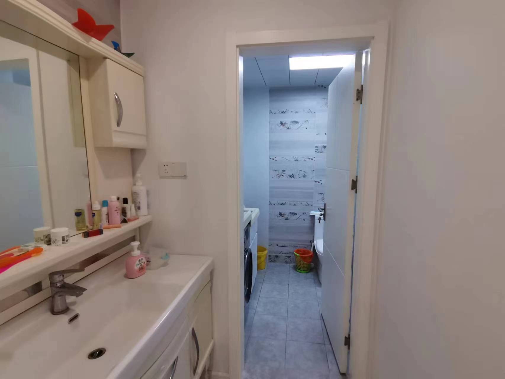 金色城邦 5室2厅2卫 180.00m&sup2;