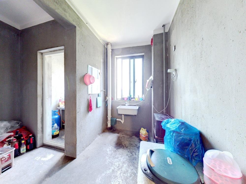 紫东南苑北区 3室1厅1卫 121m&sup2;