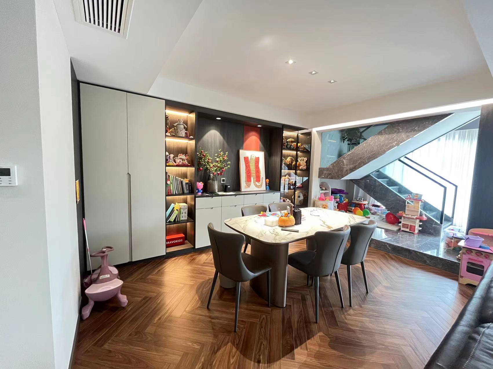 远创紫樾台 6室2厅3卫 260.18m&sup2;
