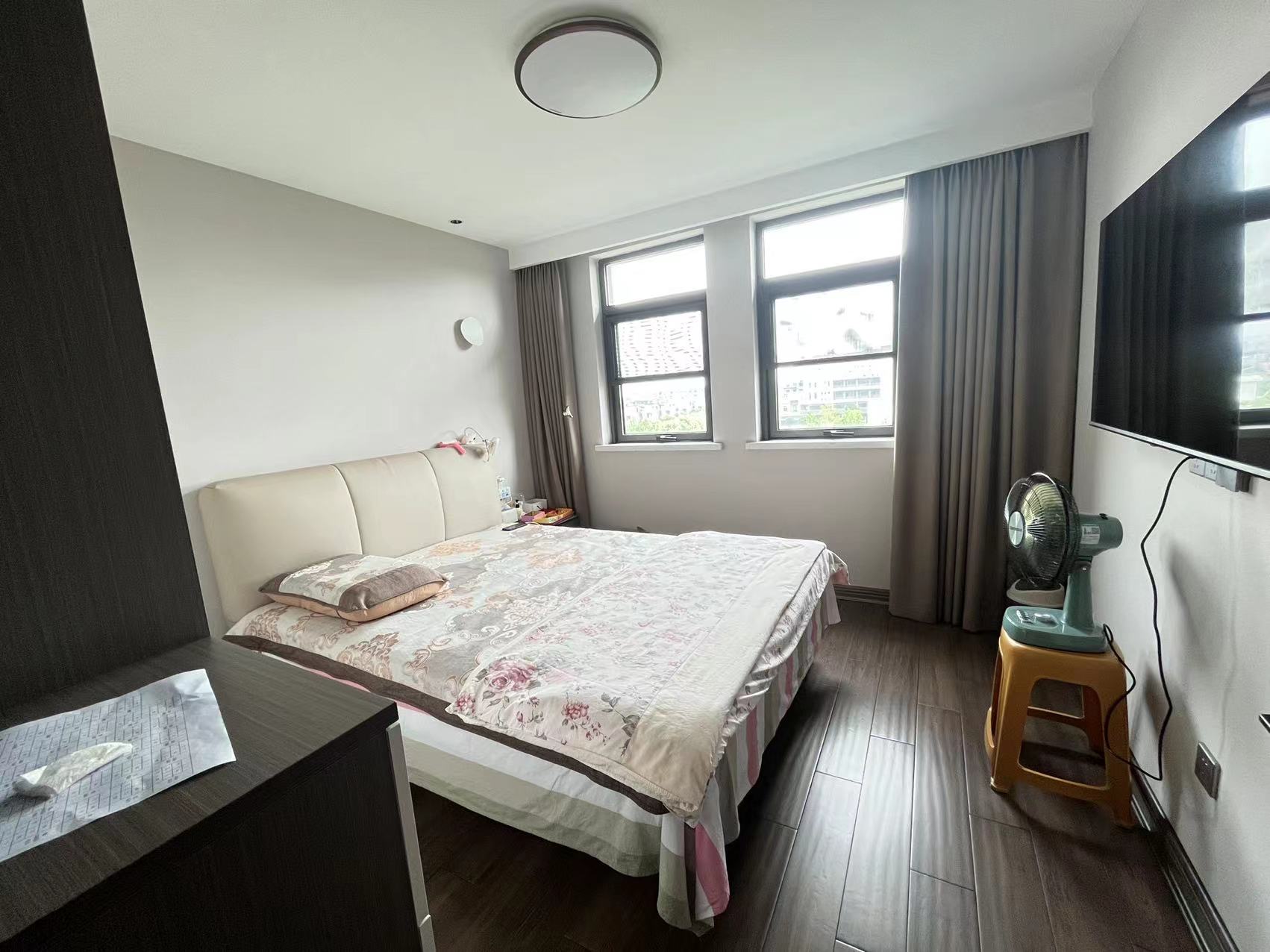 远创紫樾台 6室2厅3卫 260.18m&sup2;