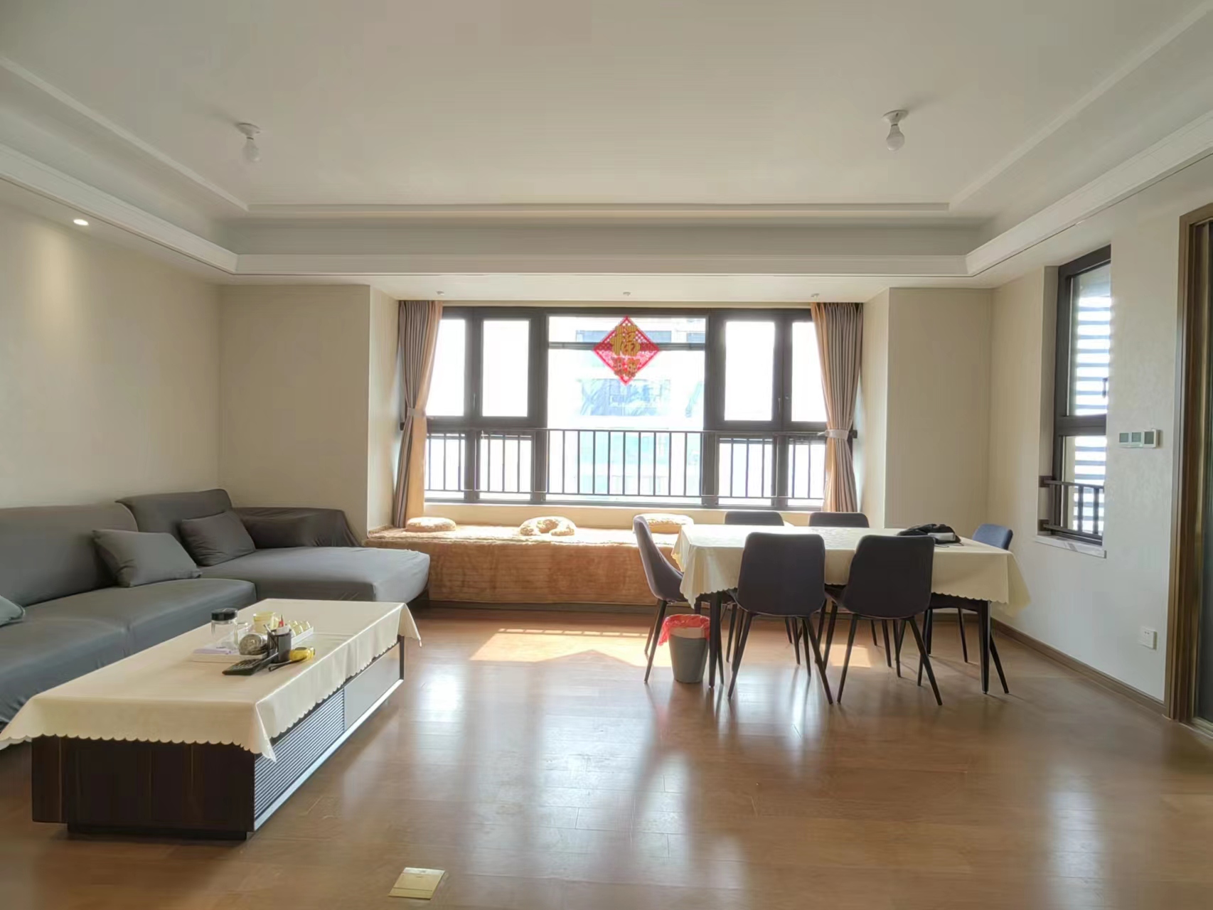 绿城沁园 3室2厅2卫 116m²