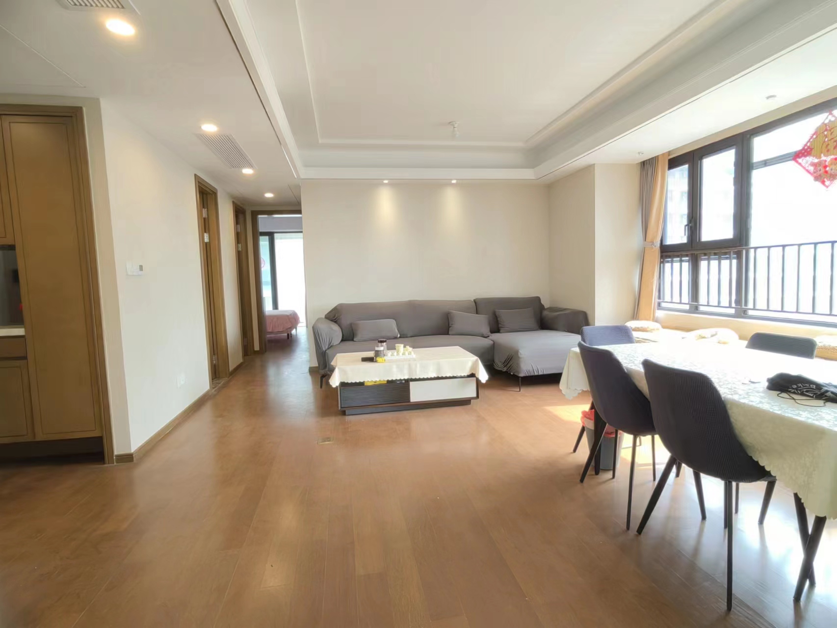 绿城沁园 3室2厅2卫 116m²