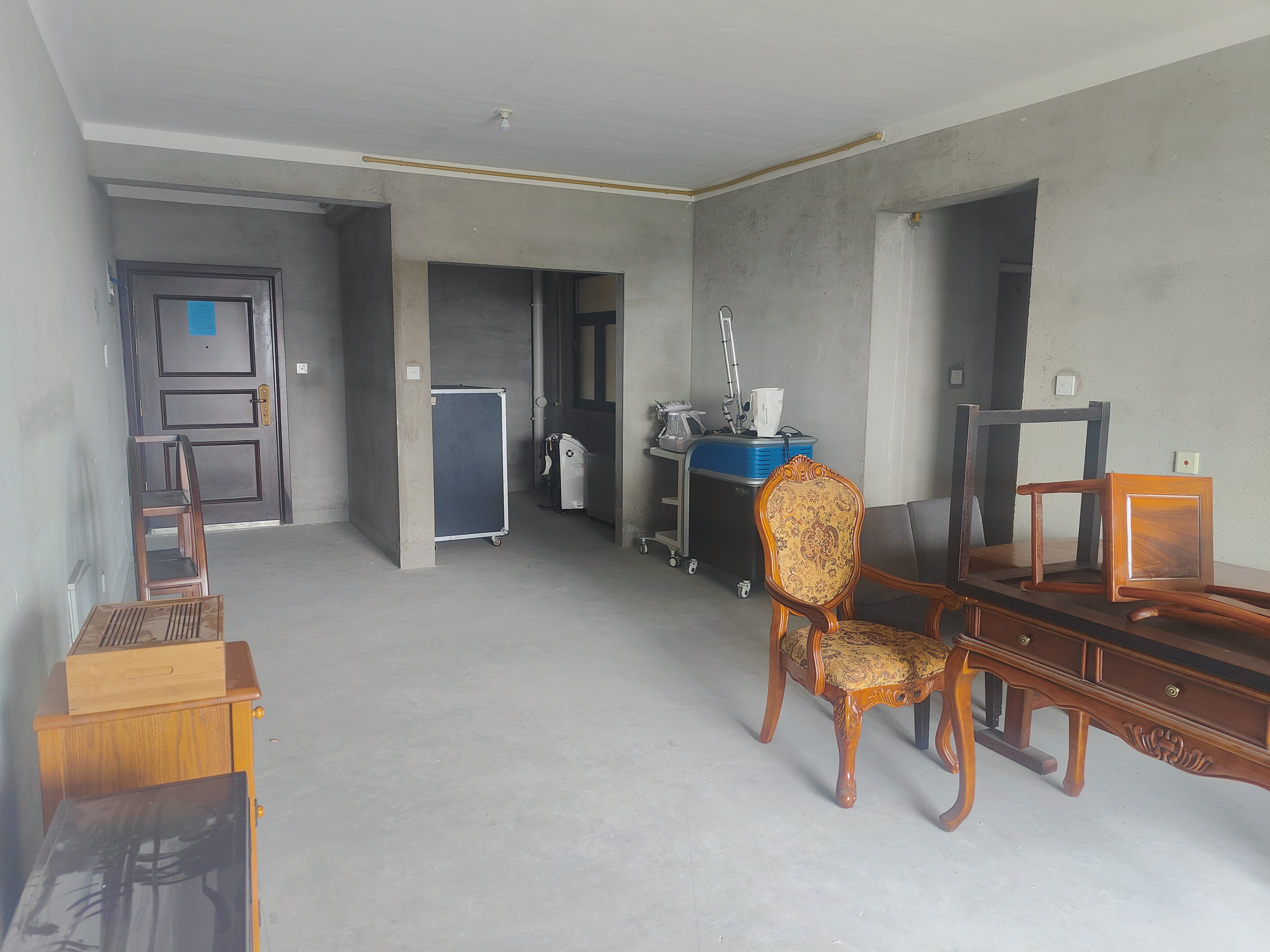 华强城 3室2厅2卫 123m²