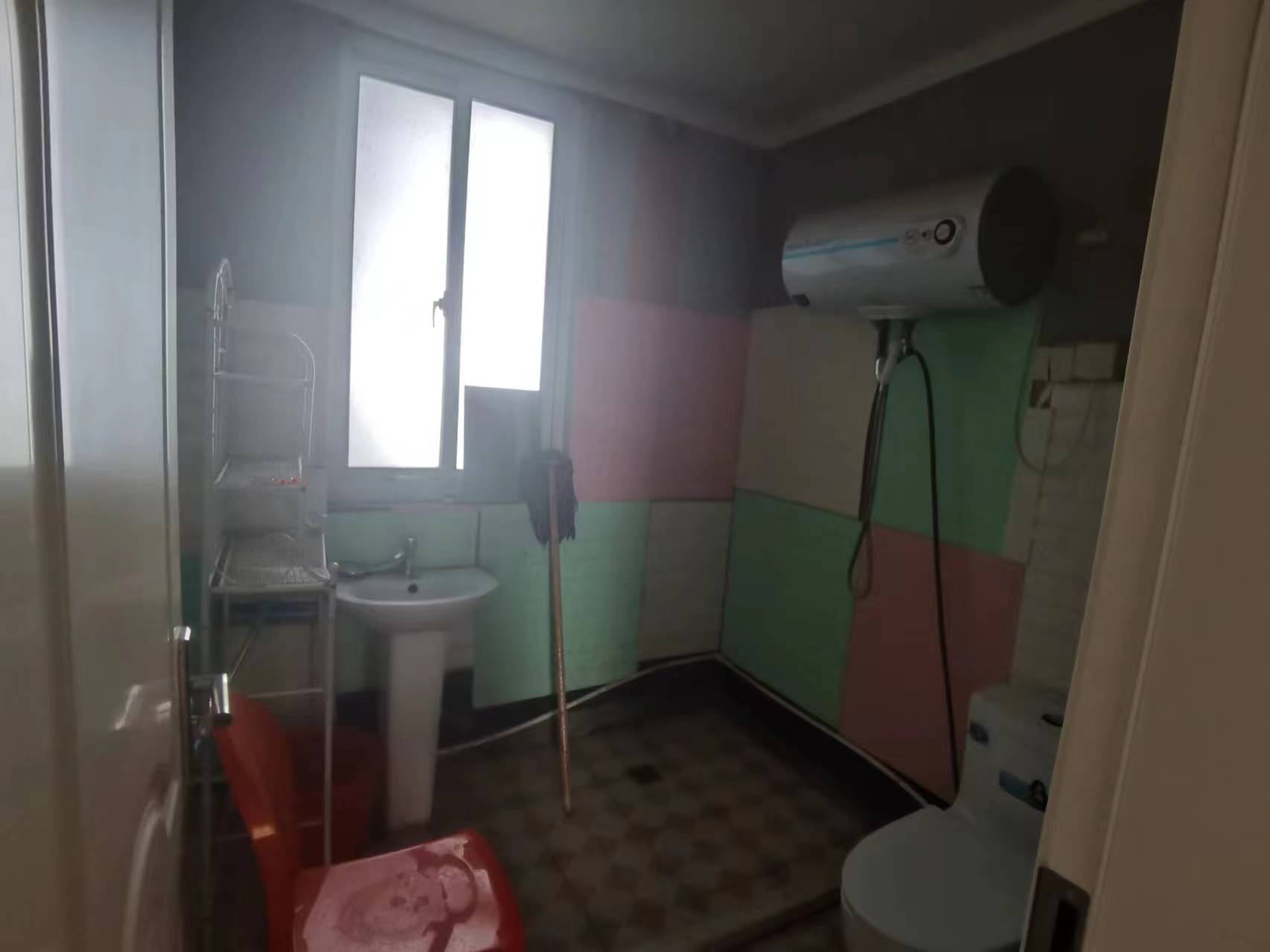 湖滨华庭 3室2厅1卫 98.5m&sup2;
