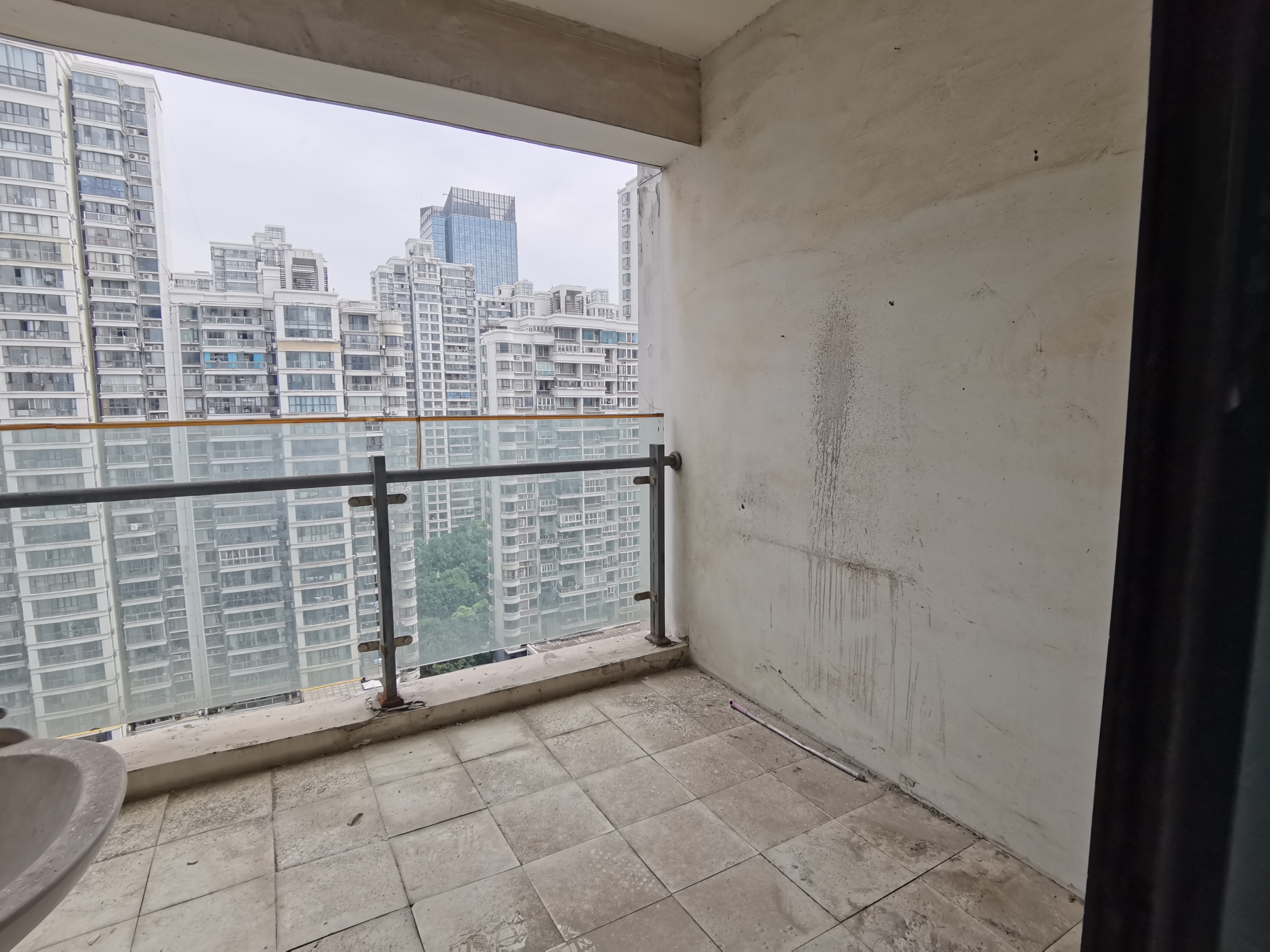 中南世纪城北区 4室1厅1卫 151m&sup2;