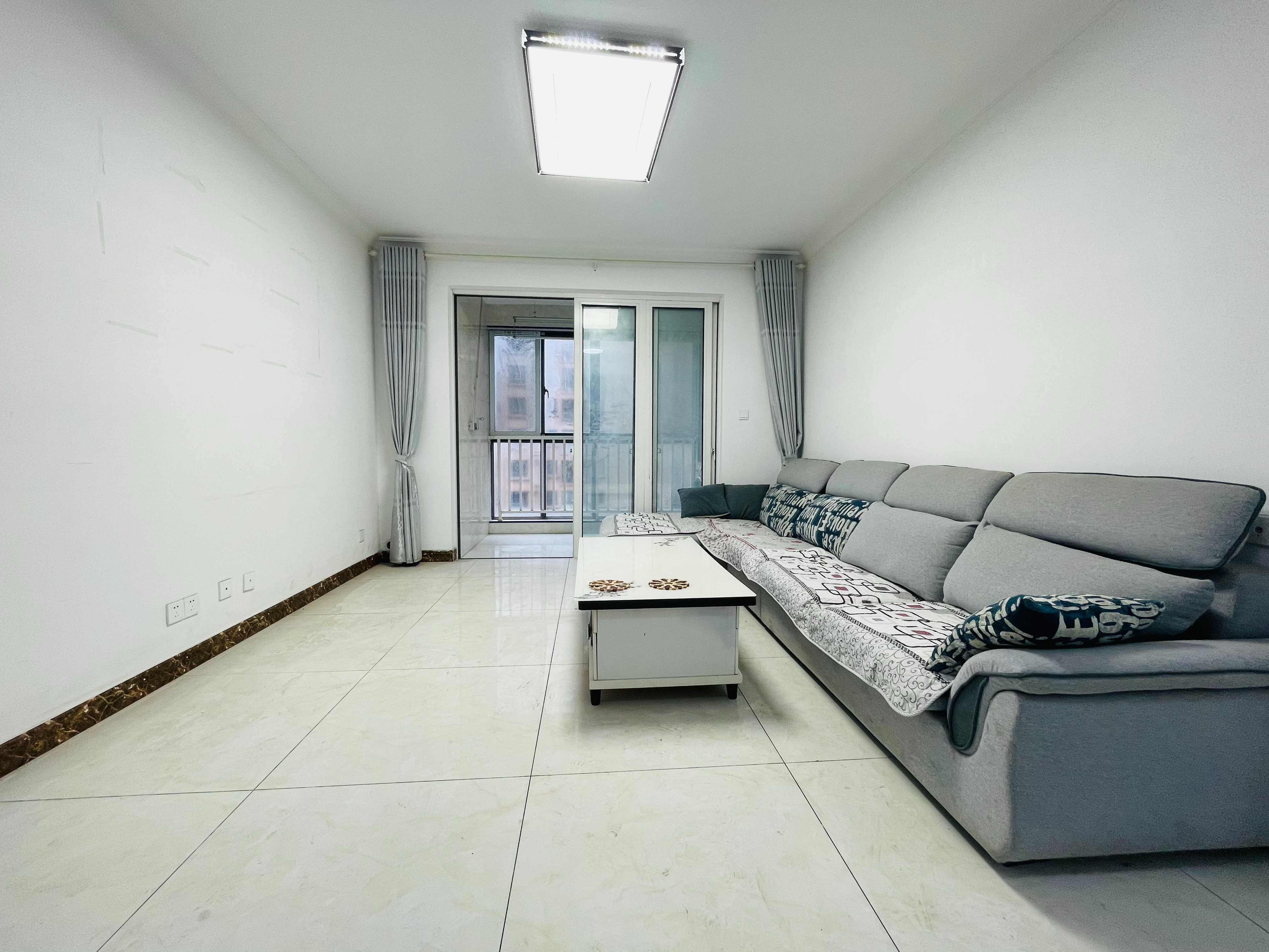 弘阳上城 3室2厅1卫 116.14m&sup2;