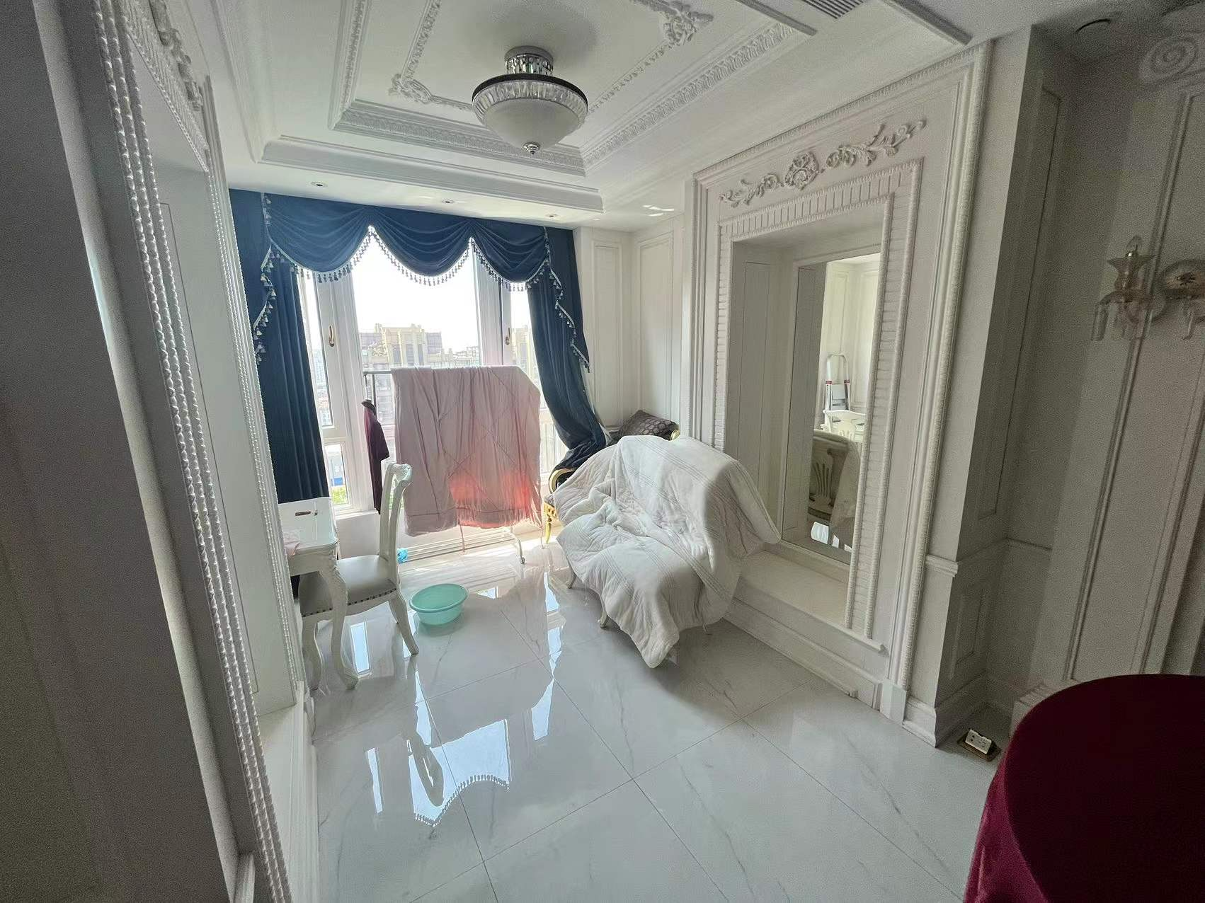万濠华府 6室3厅4卫 330.00m&sup2;
