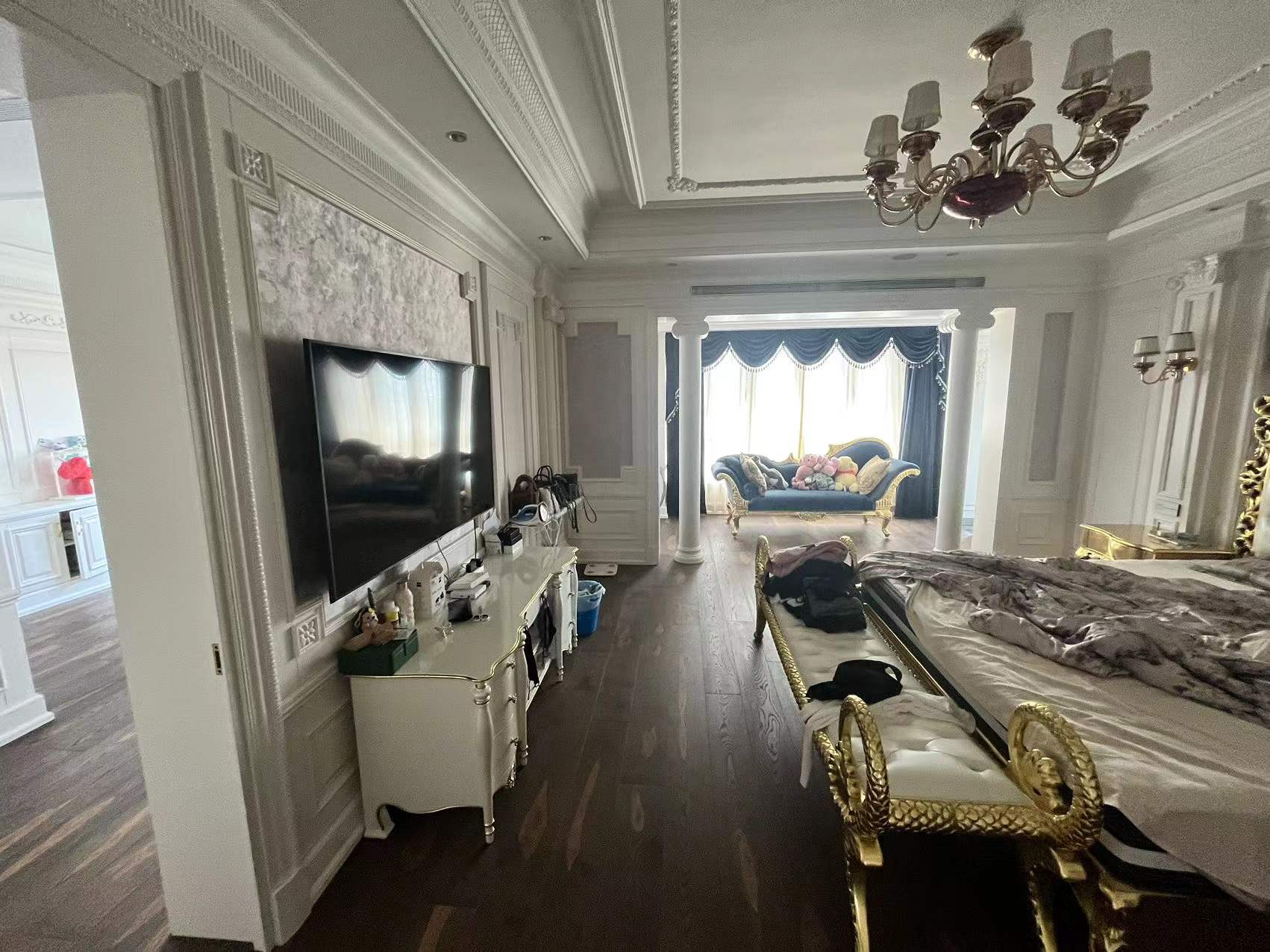 万濠华府 6室3厅4卫 330.00m&sup2;