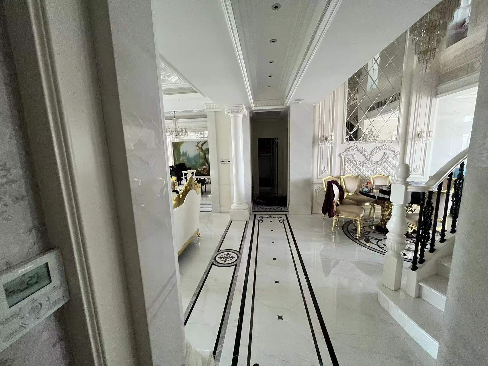 万濠华府 6室3厅4卫 330.00m&sup2;