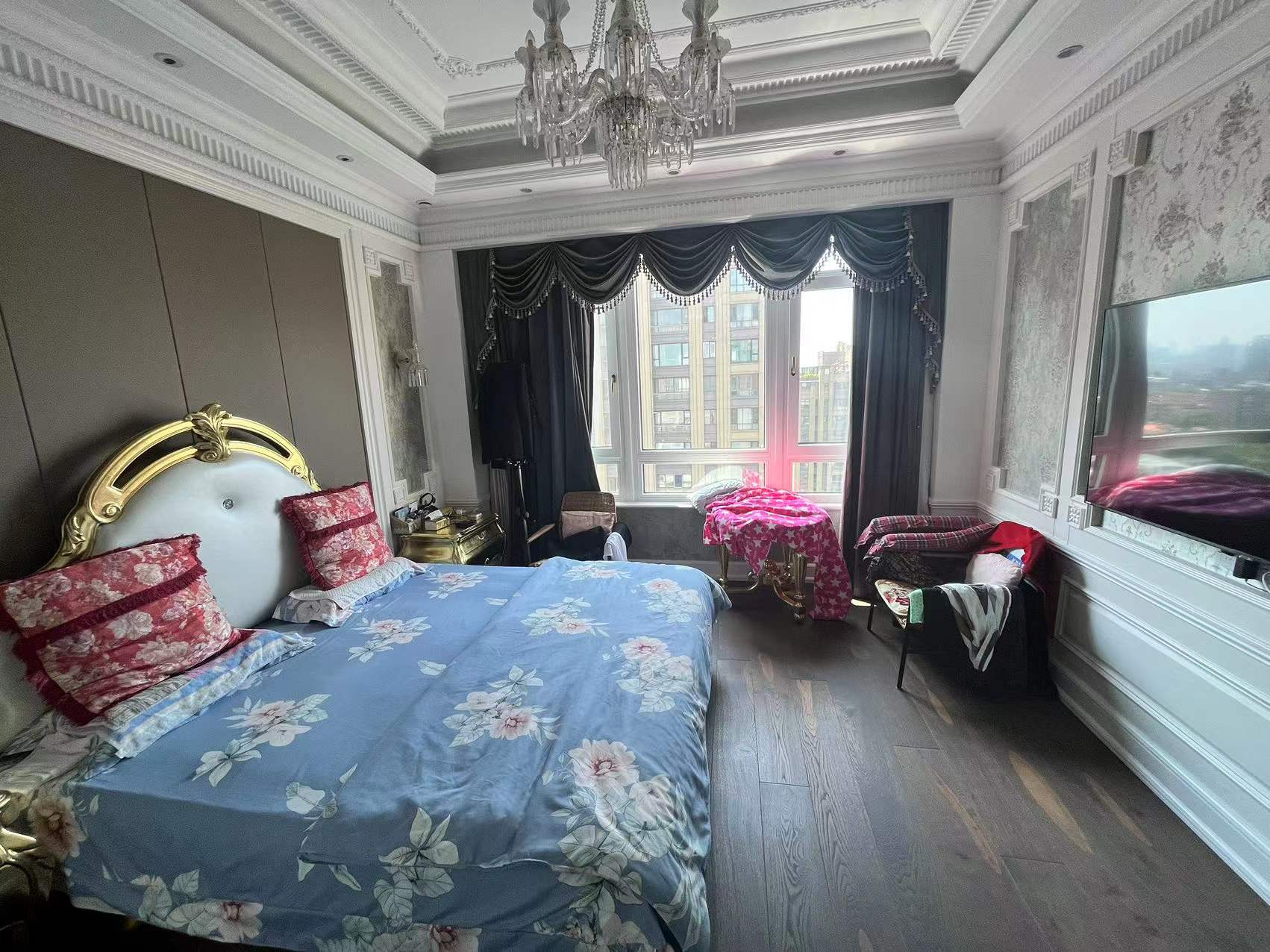 万濠华府 6室3厅4卫 330.00m&sup2;