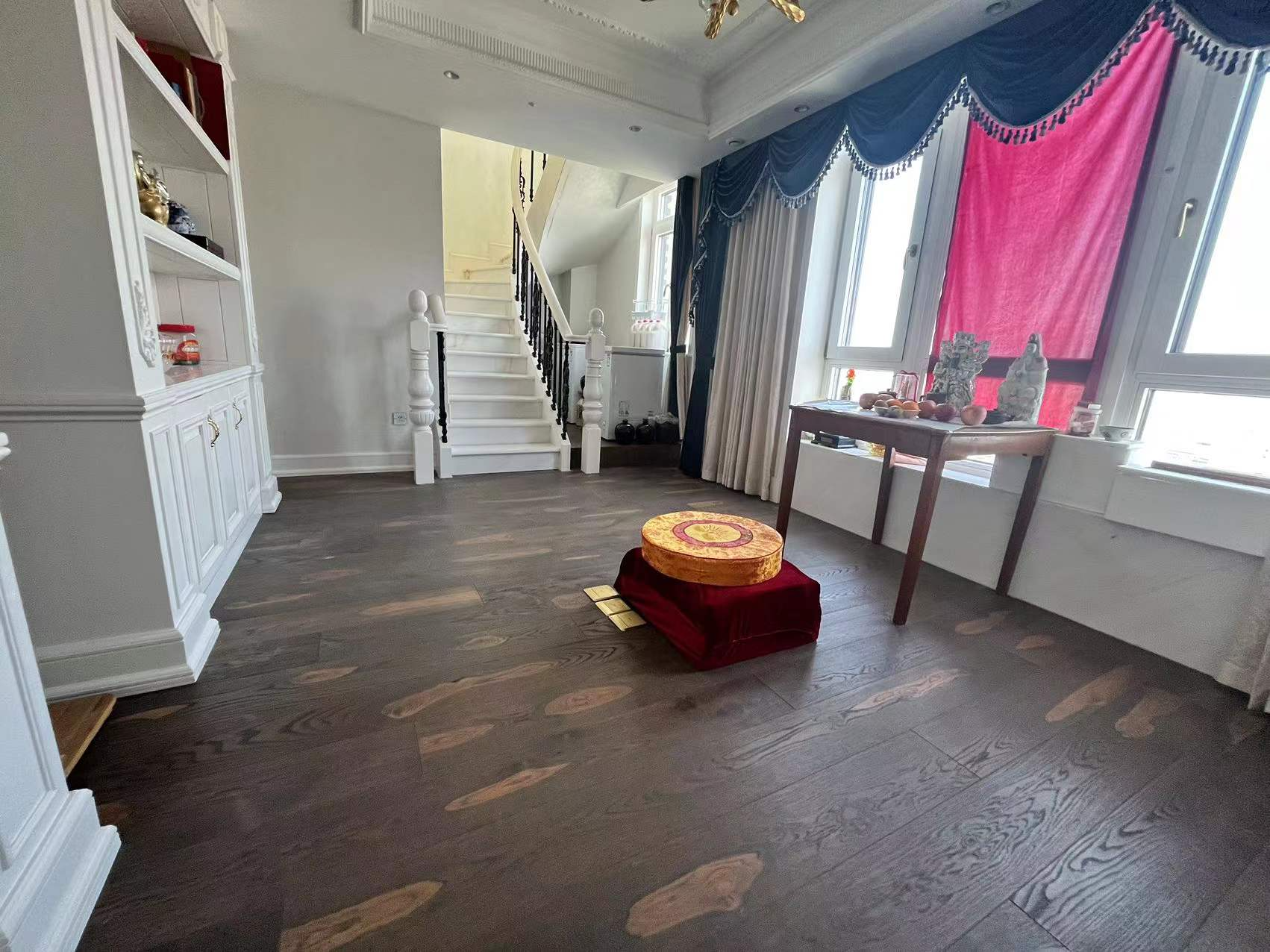 万濠华府 6室3厅4卫 330.00m&sup2;