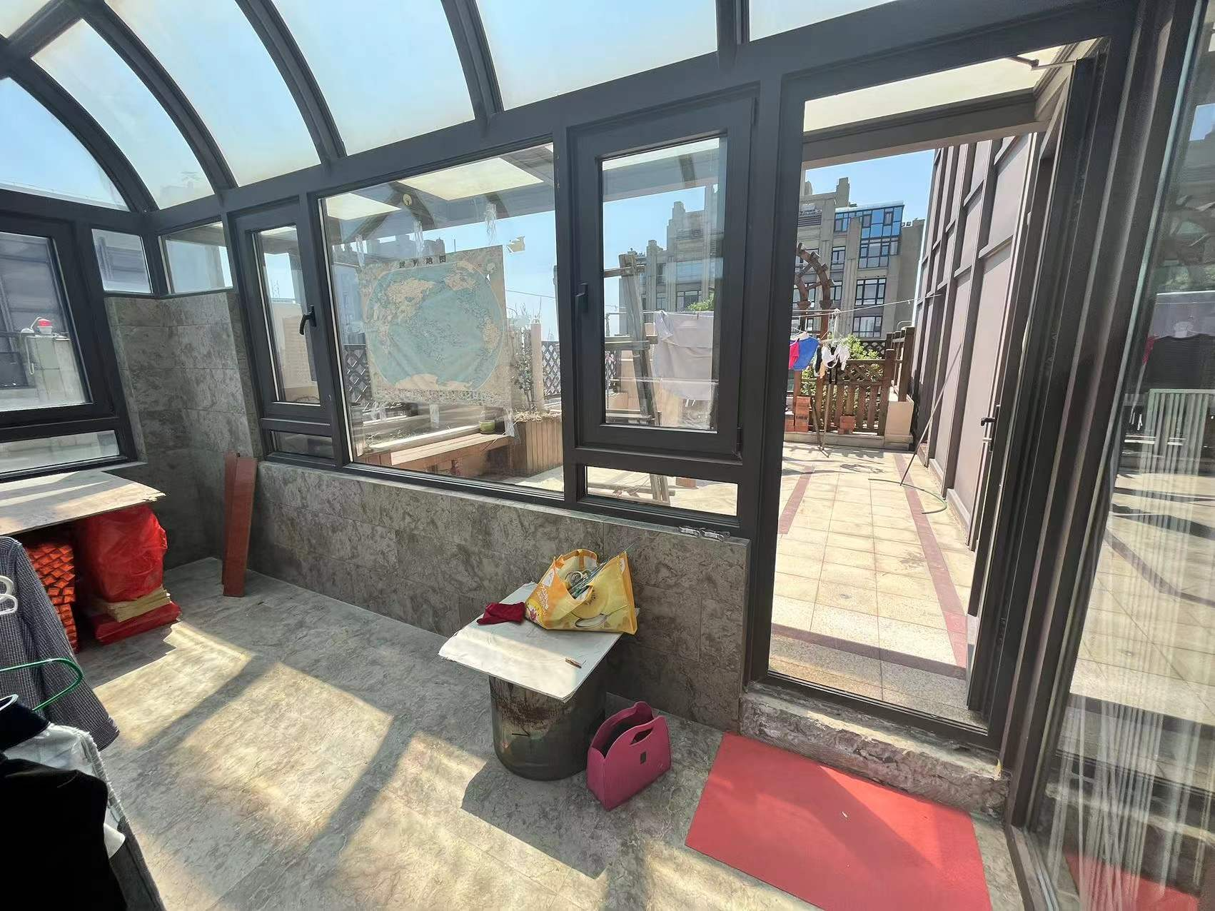 万濠华府 6室3厅4卫 330.00m&sup2;