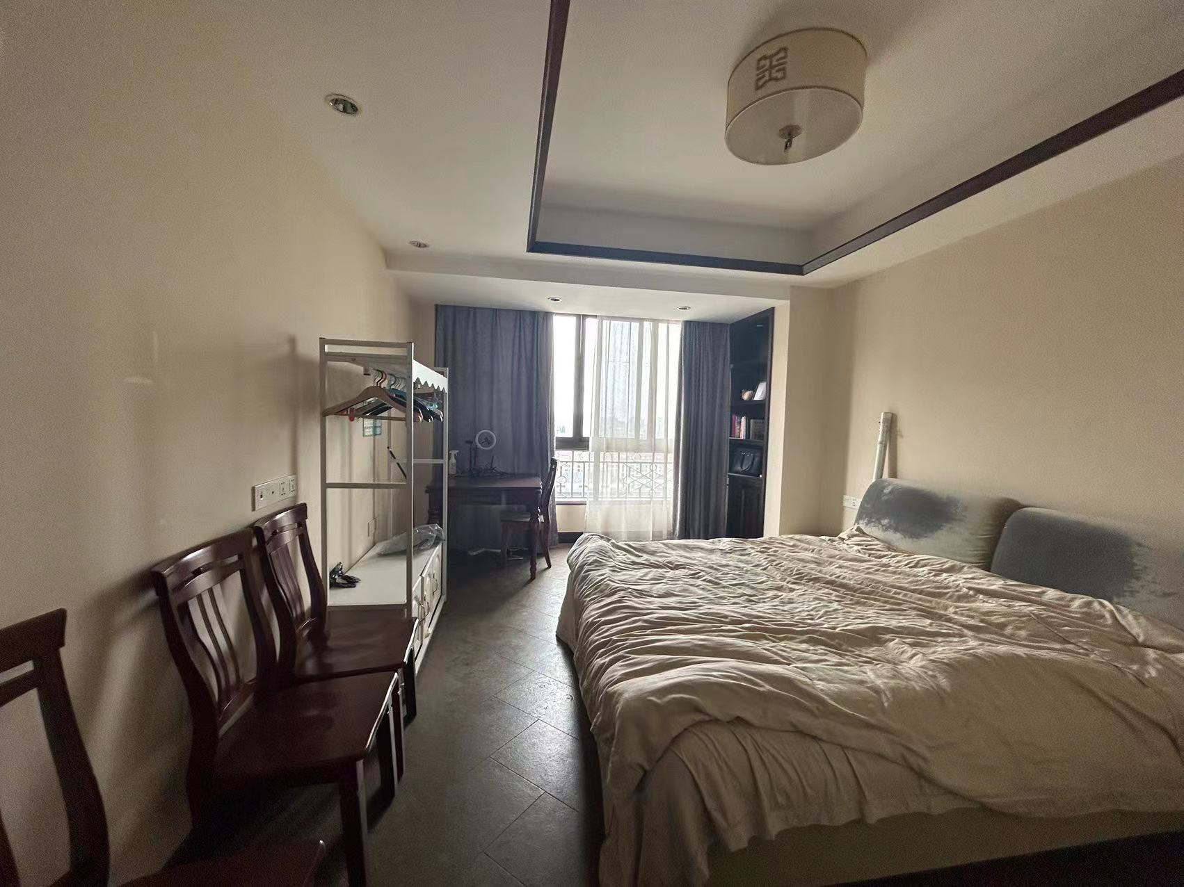 万濠华府 4室2厅3卫 294m&sup2;