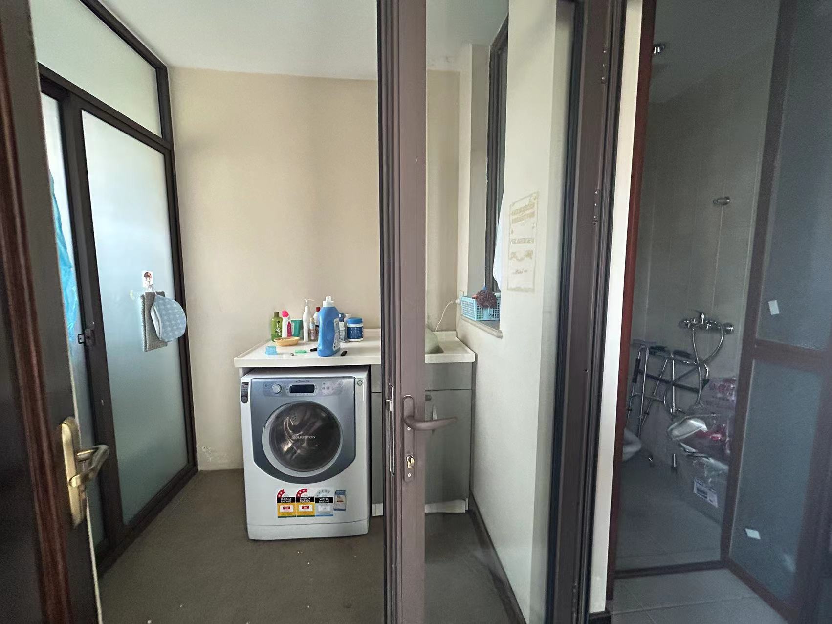 万濠华府 4室2厅3卫 294m&sup2;