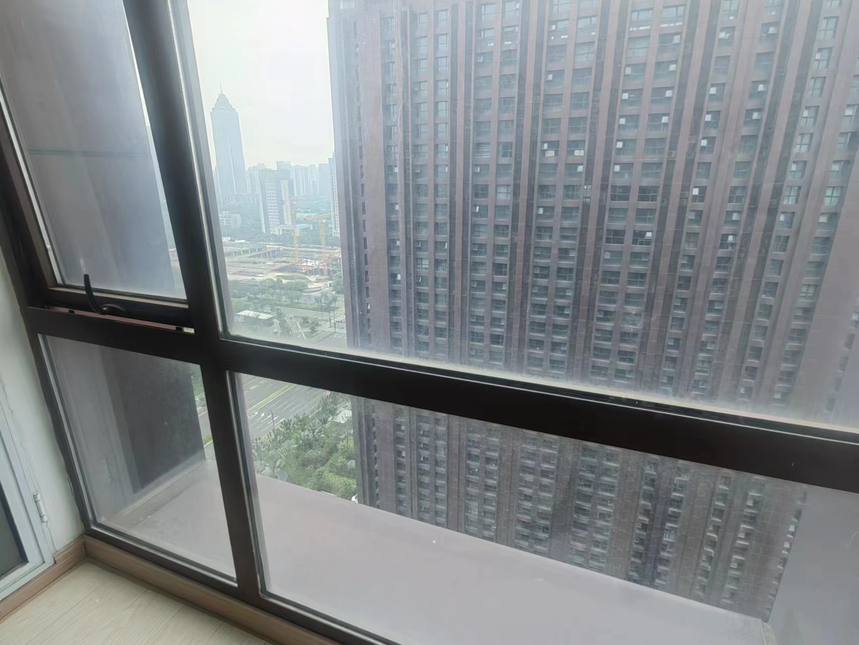恒隆国际 2室1厅1卫 70m&sup2;