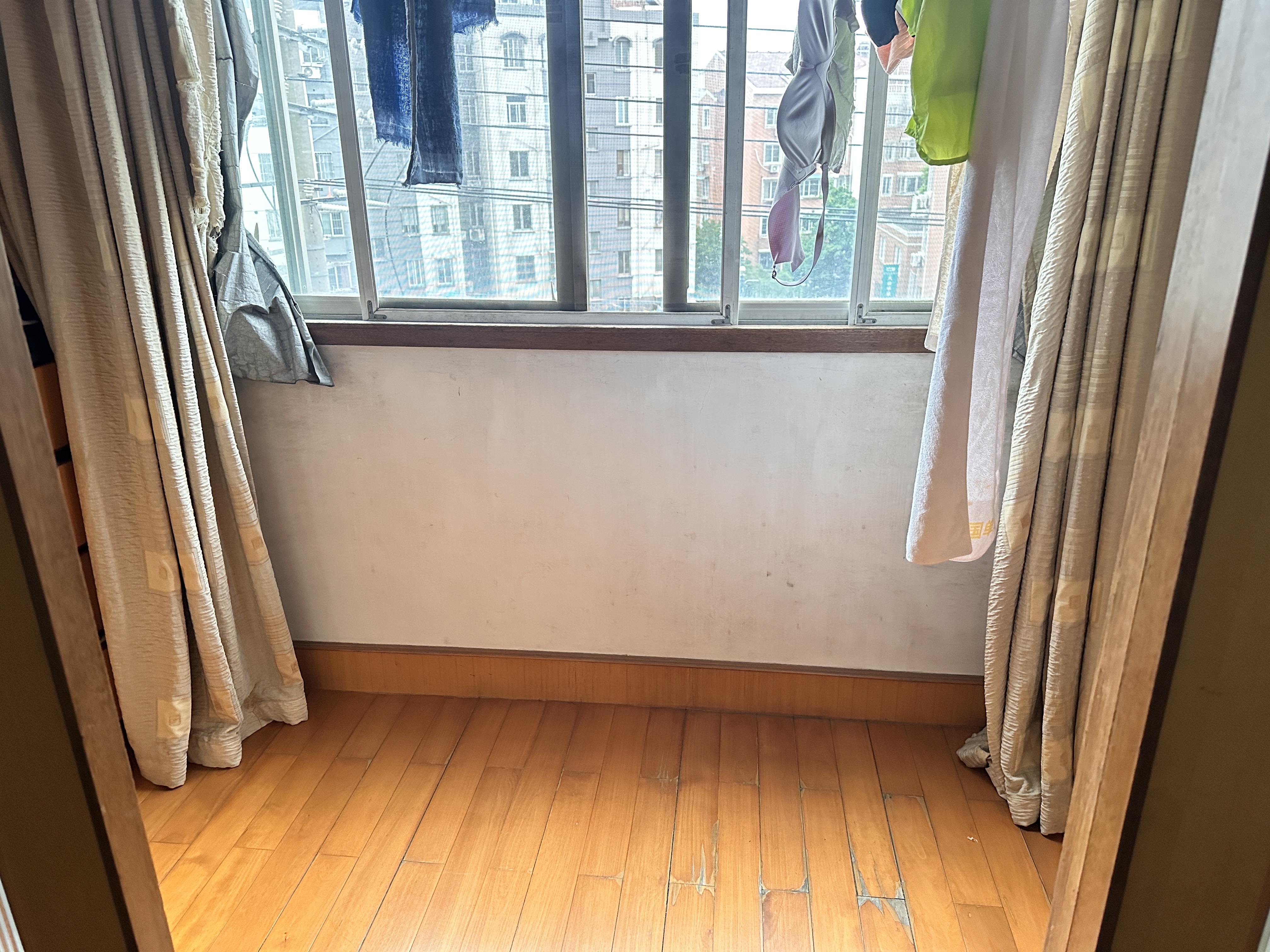 新海通花园 3室2厅1卫 121.73m&sup2;
