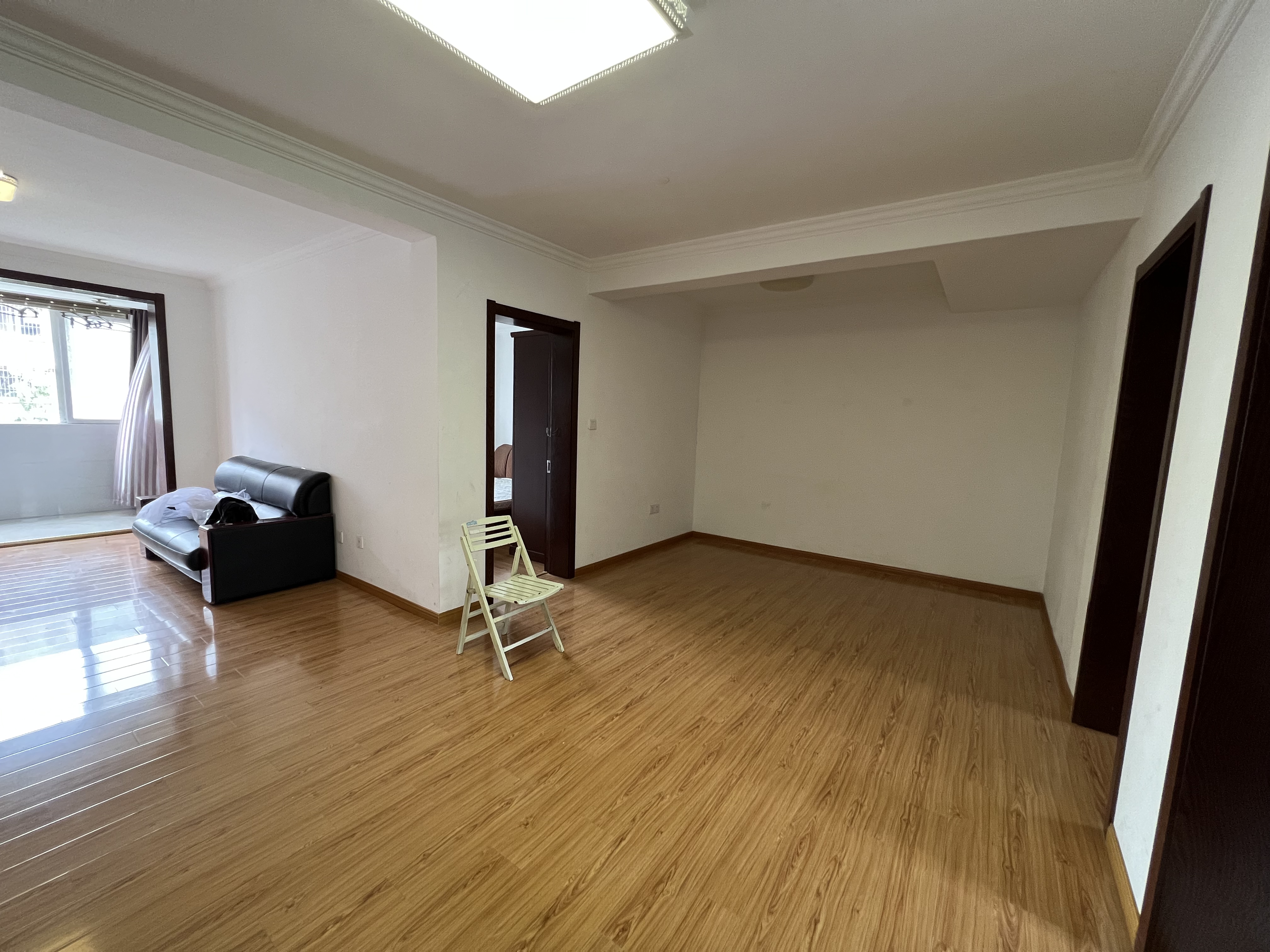 城山花园 2室2厅1卫 102m&sup2;