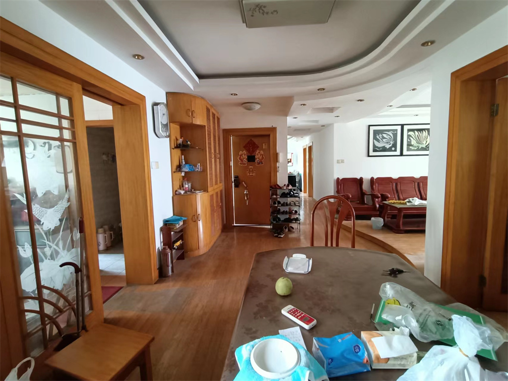黎明花园 3室2厅2卫 164m&sup2;