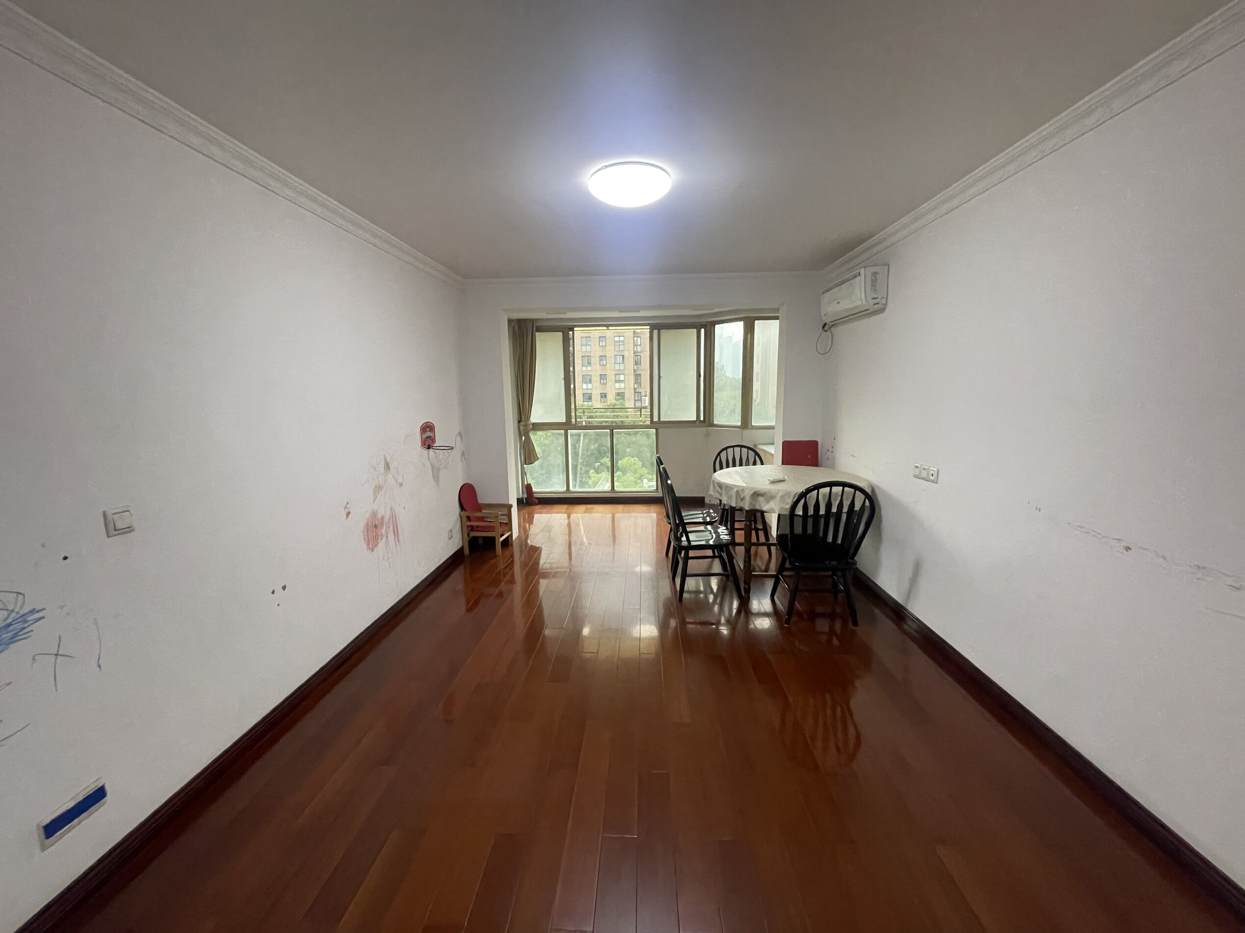 天都花苑 4室2厅1卫 154m&sup2;