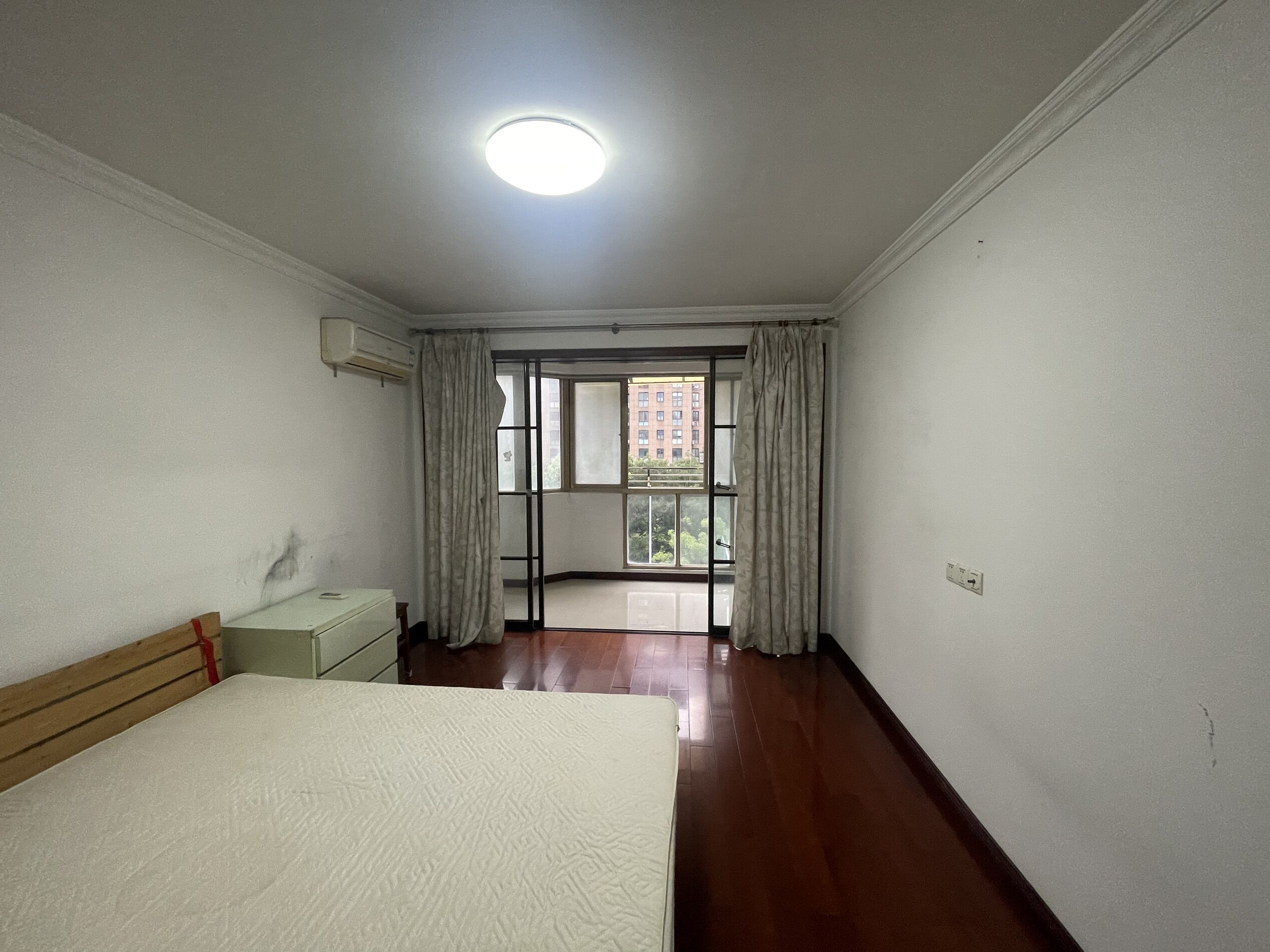 天都花苑 4室2厅1卫 154m&sup2;