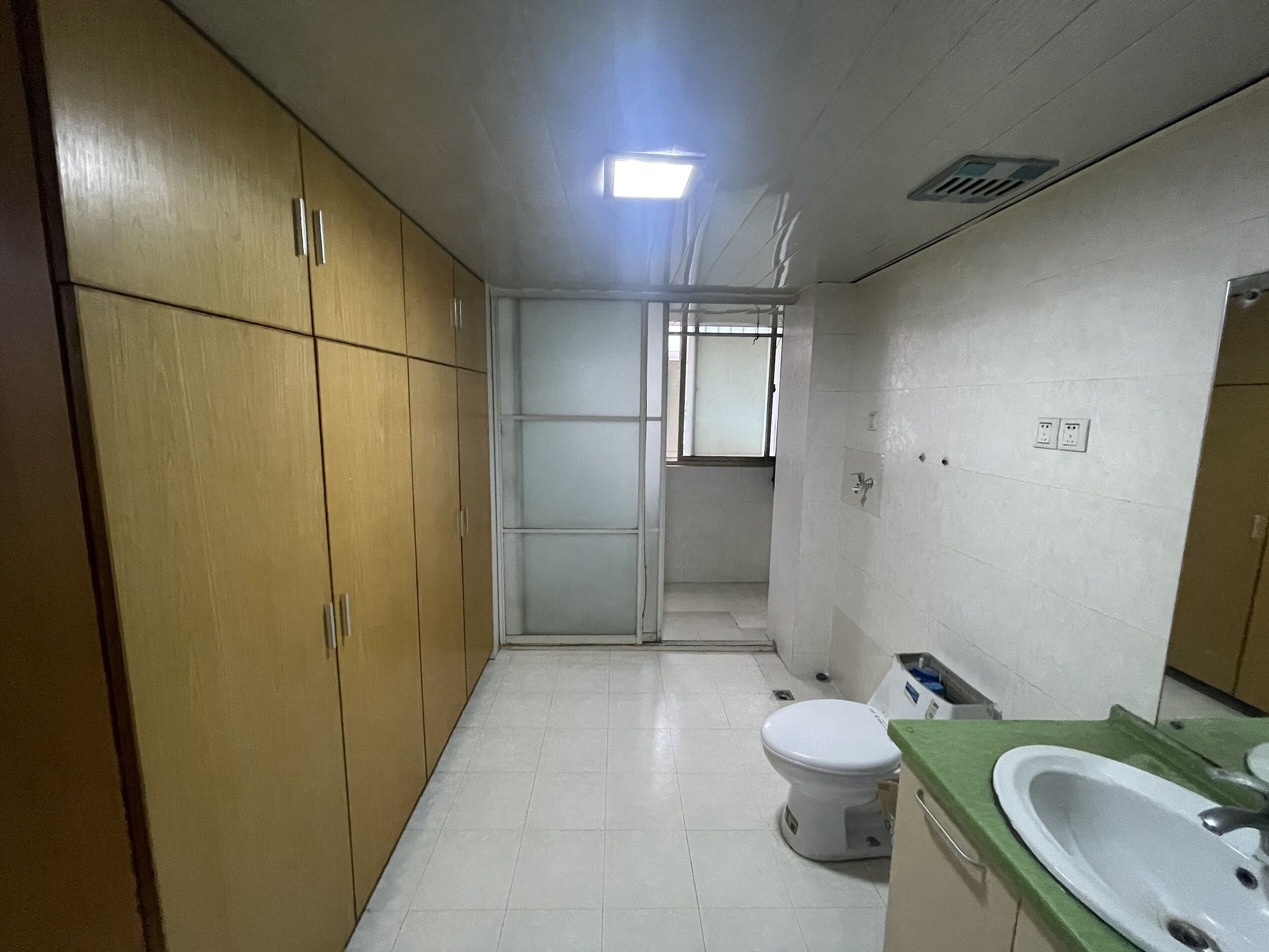 天都花苑 4室2厅1卫 154m&sup2;