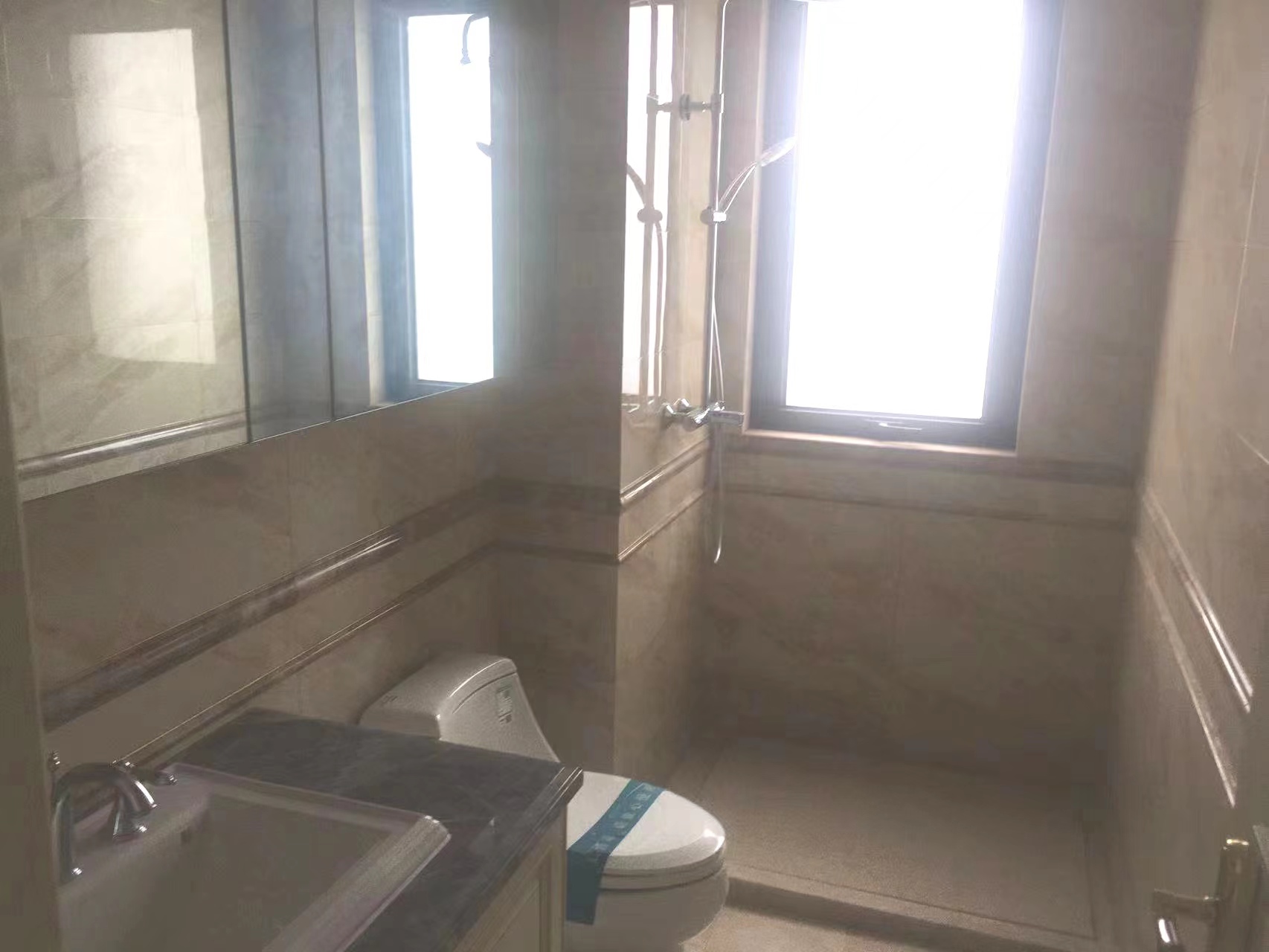 中海铂樾府 4室2厅2卫 143.00m&sup2;