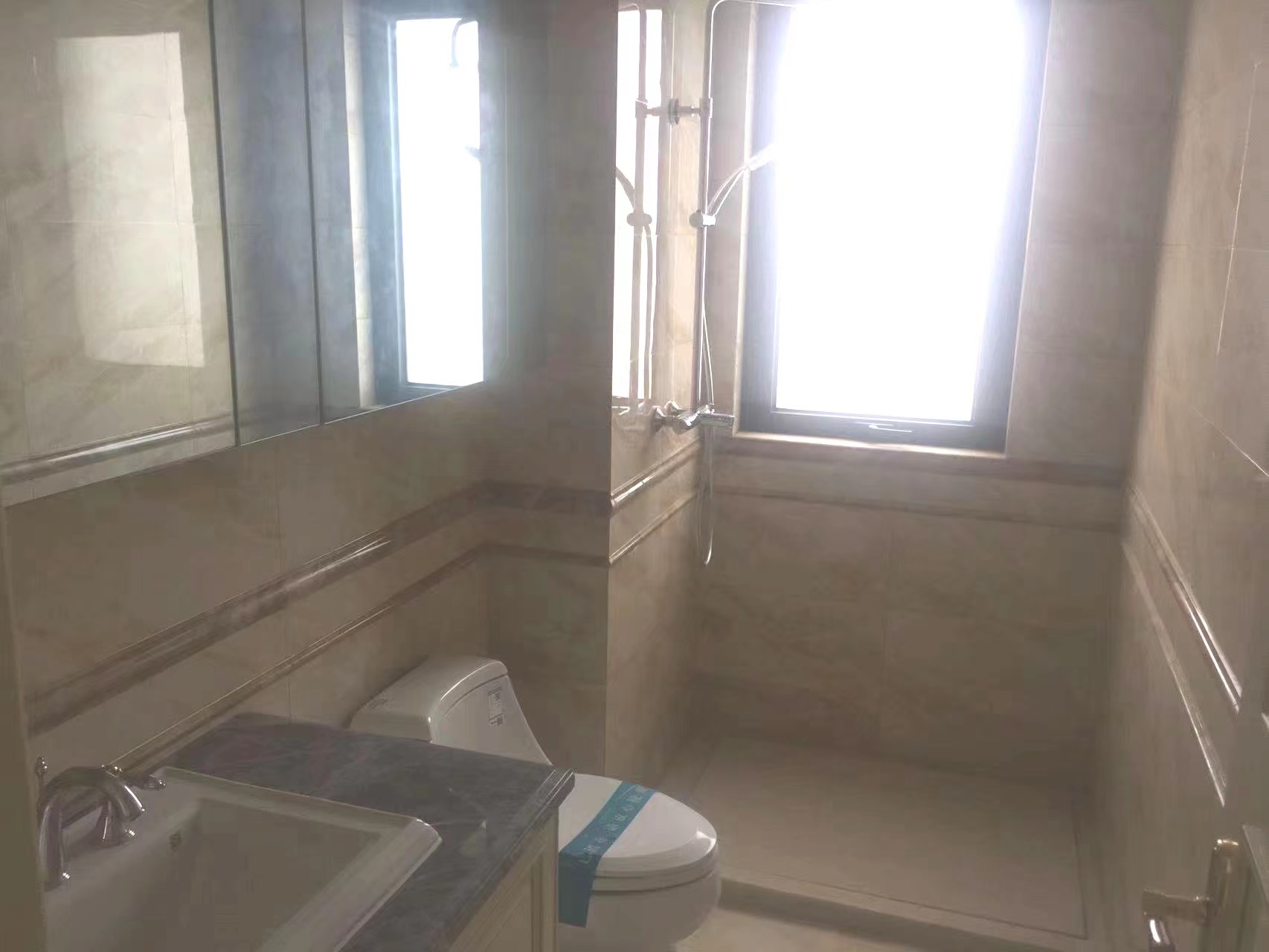 中海铂樾府 4室2厅2卫 143.00m&sup2;