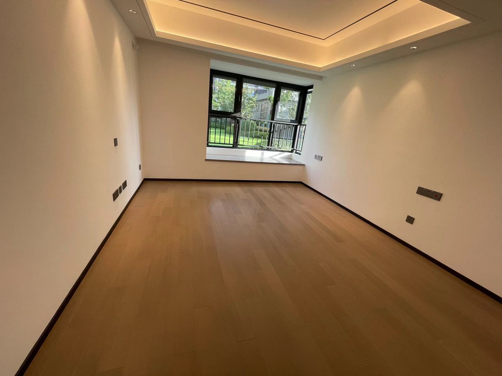 滨江道静园 3室2厅2卫 135m&sup2;