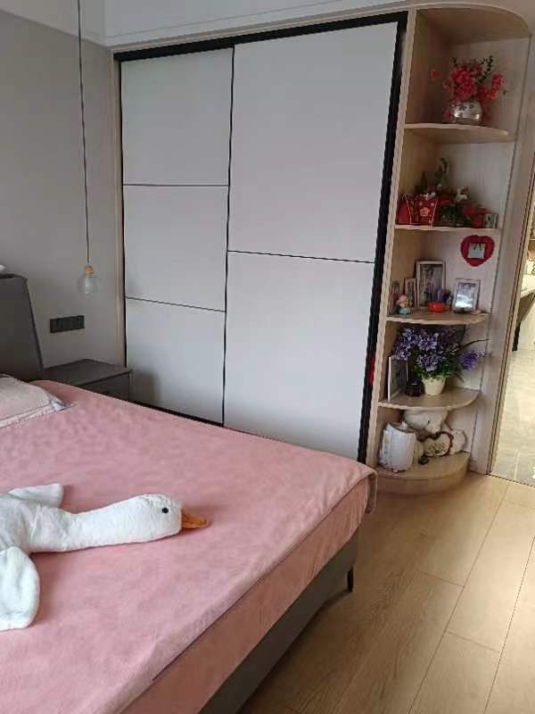 龙湖佳苑 3室2厅1卫 97.00m&sup2;