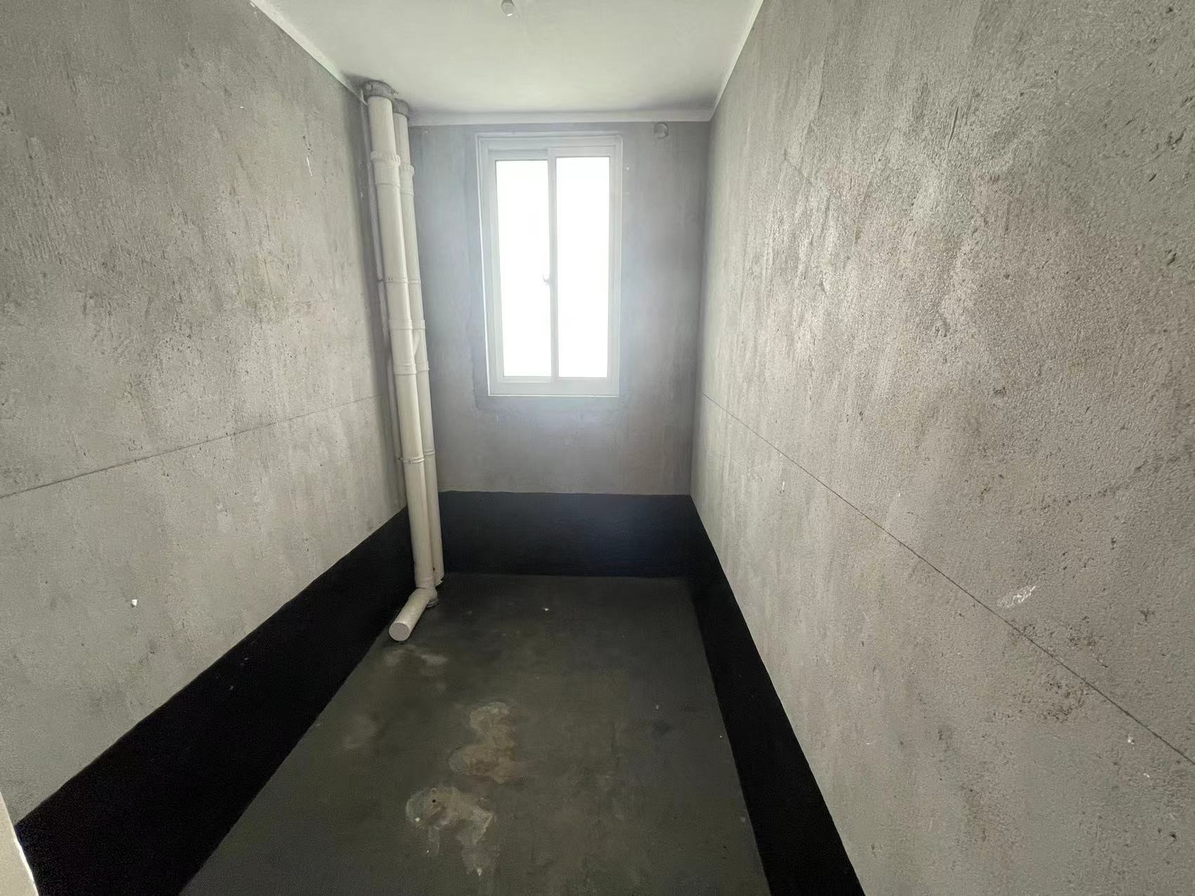 湖滨华庭 4室2厅2卫 143m&sup2;