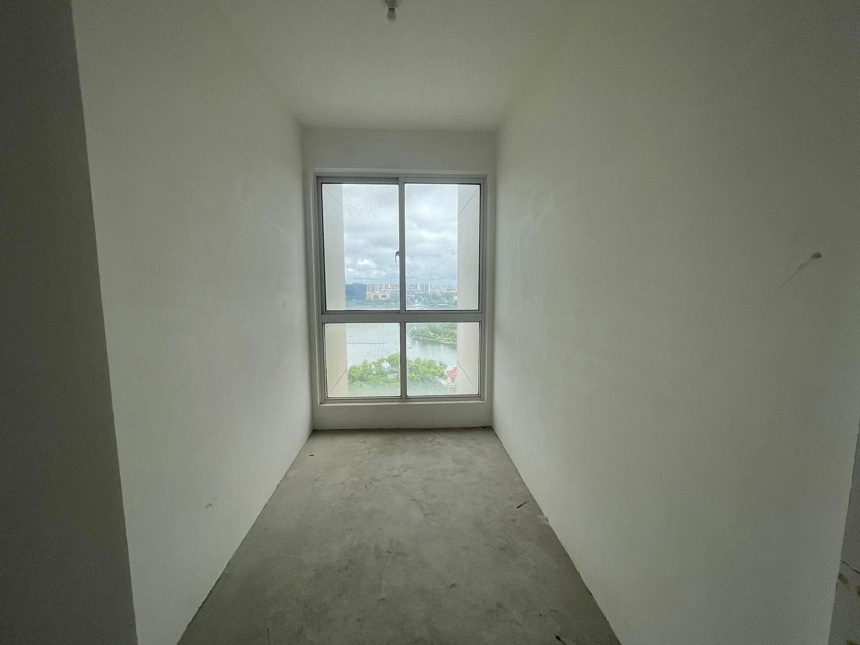 湖滨华庭 4室2厅2卫 143m&sup2;