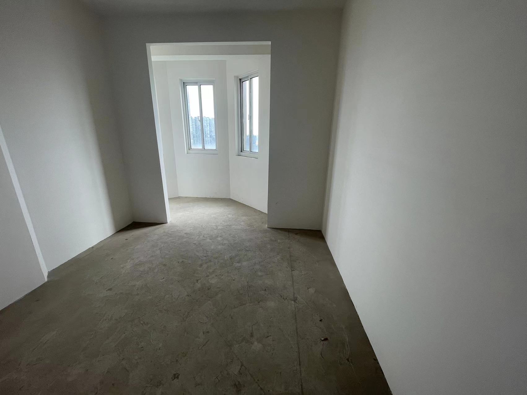 湖滨华庭 4室2厅2卫 143m&sup2;