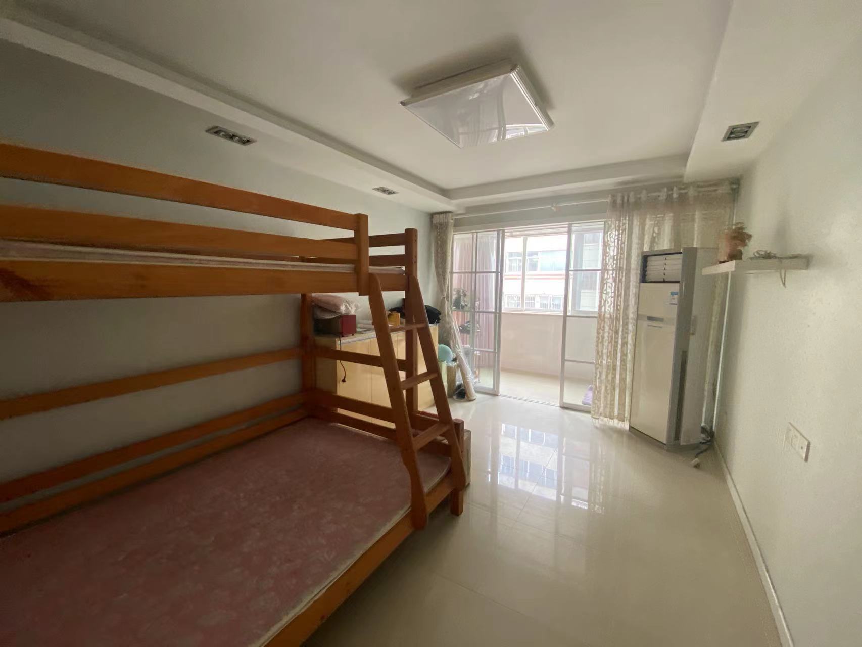 北濠桥东村 4室2厅1卫 120m&sup2;