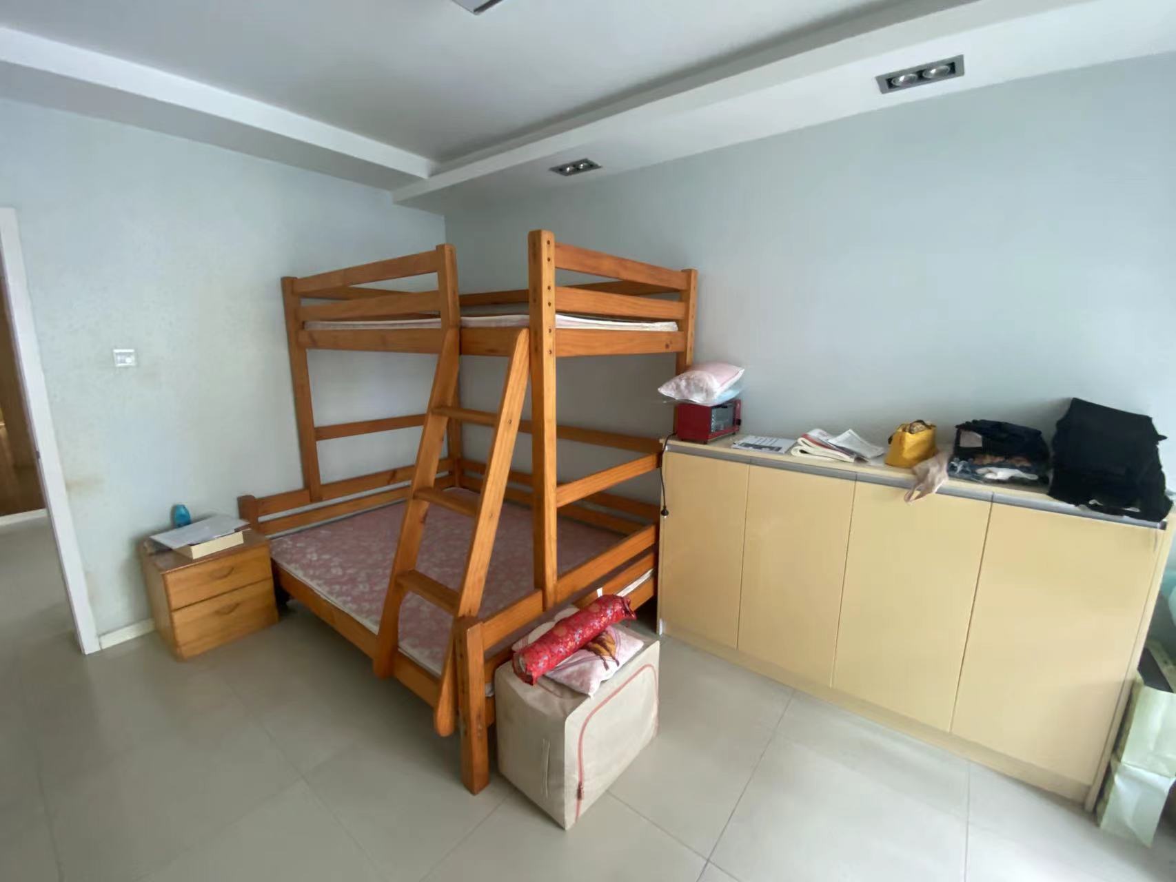 北濠桥东村 4室2厅1卫 120m&sup2;