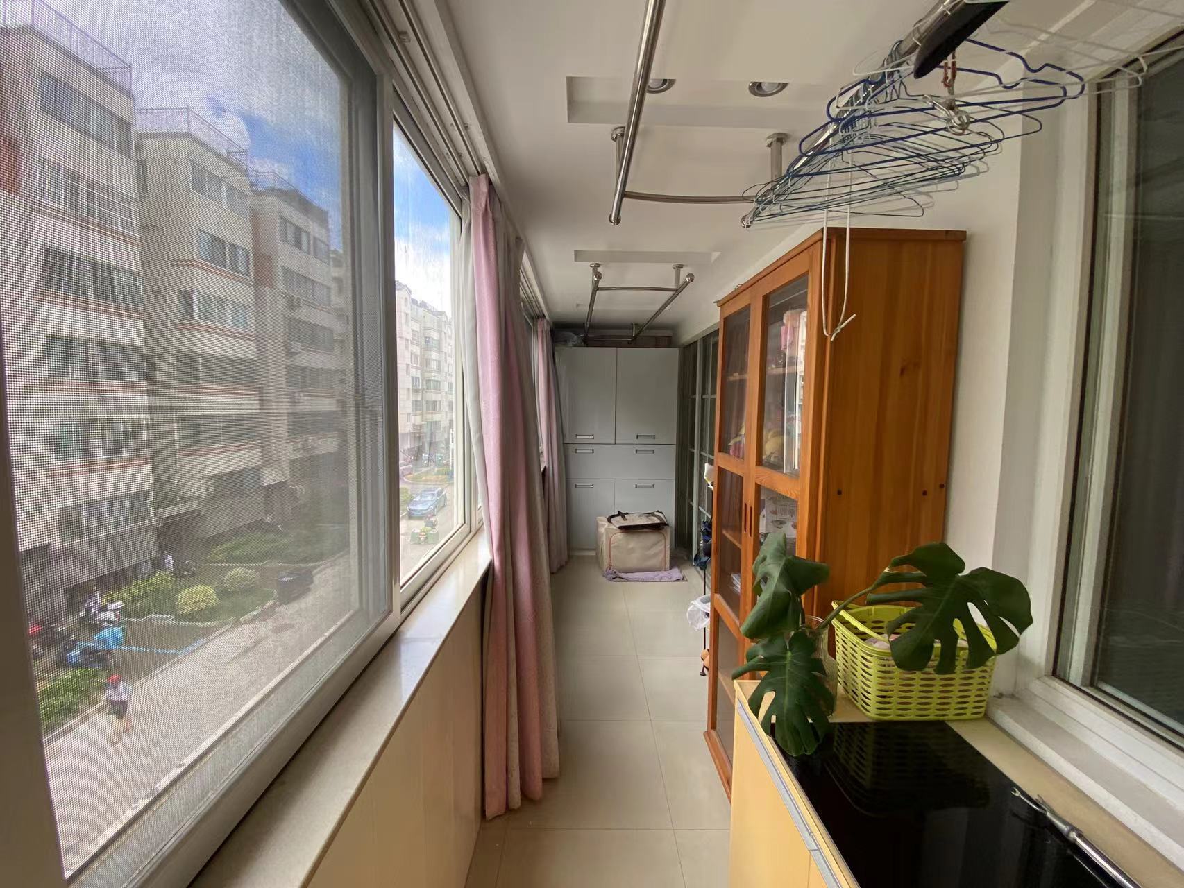 北濠桥东村 4室2厅1卫 120m&sup2;