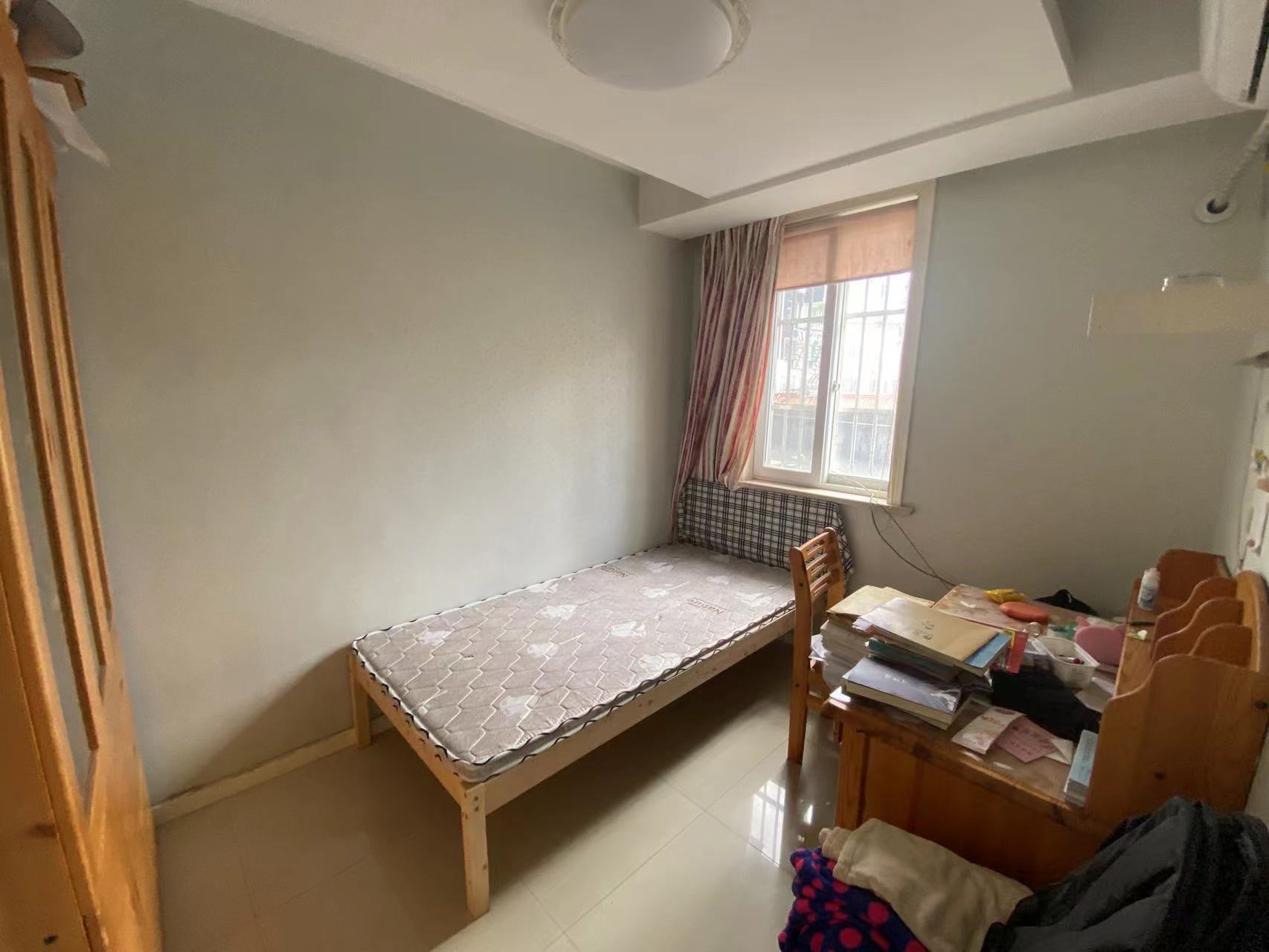 北濠桥东村 4室2厅1卫 120m&sup2;