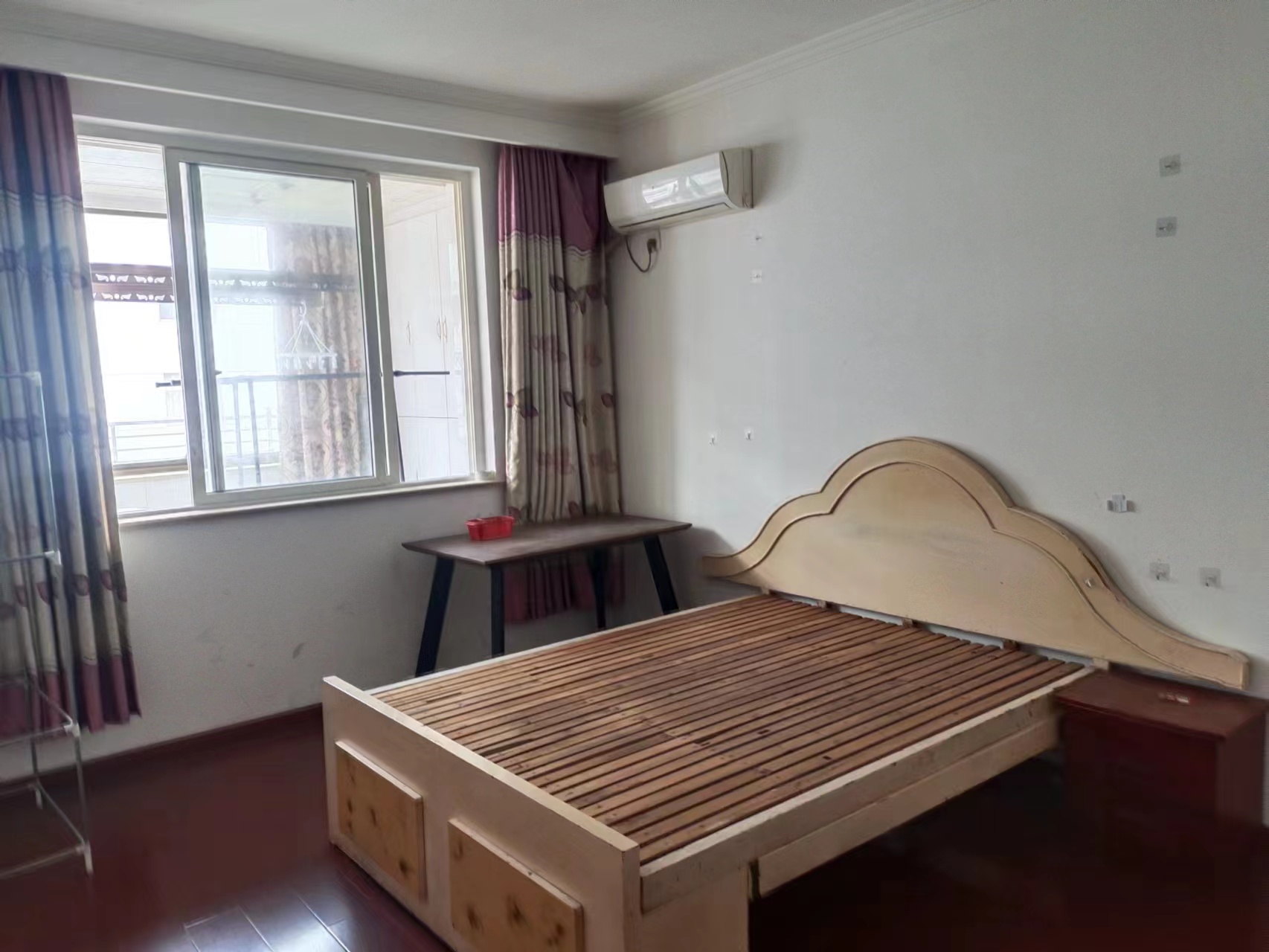 双霞花苑 3室2厅2卫 130m&sup2;