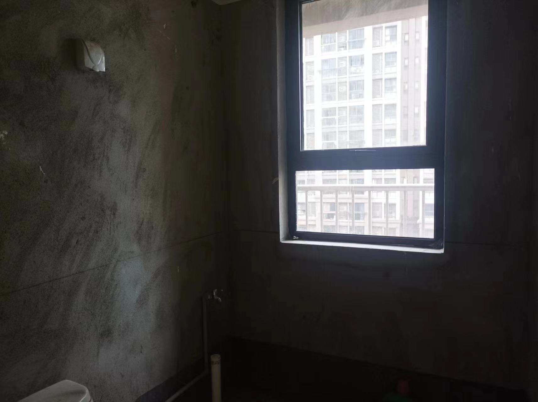 同和嘉苑 3室2厅2卫 140m²
