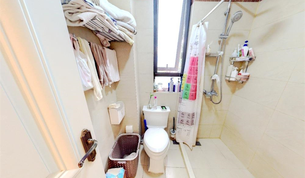 华强城 4室2厅2卫 141m&sup2;