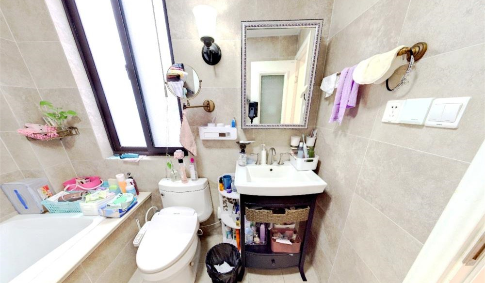 华强城 4室2厅2卫 141m&sup2;