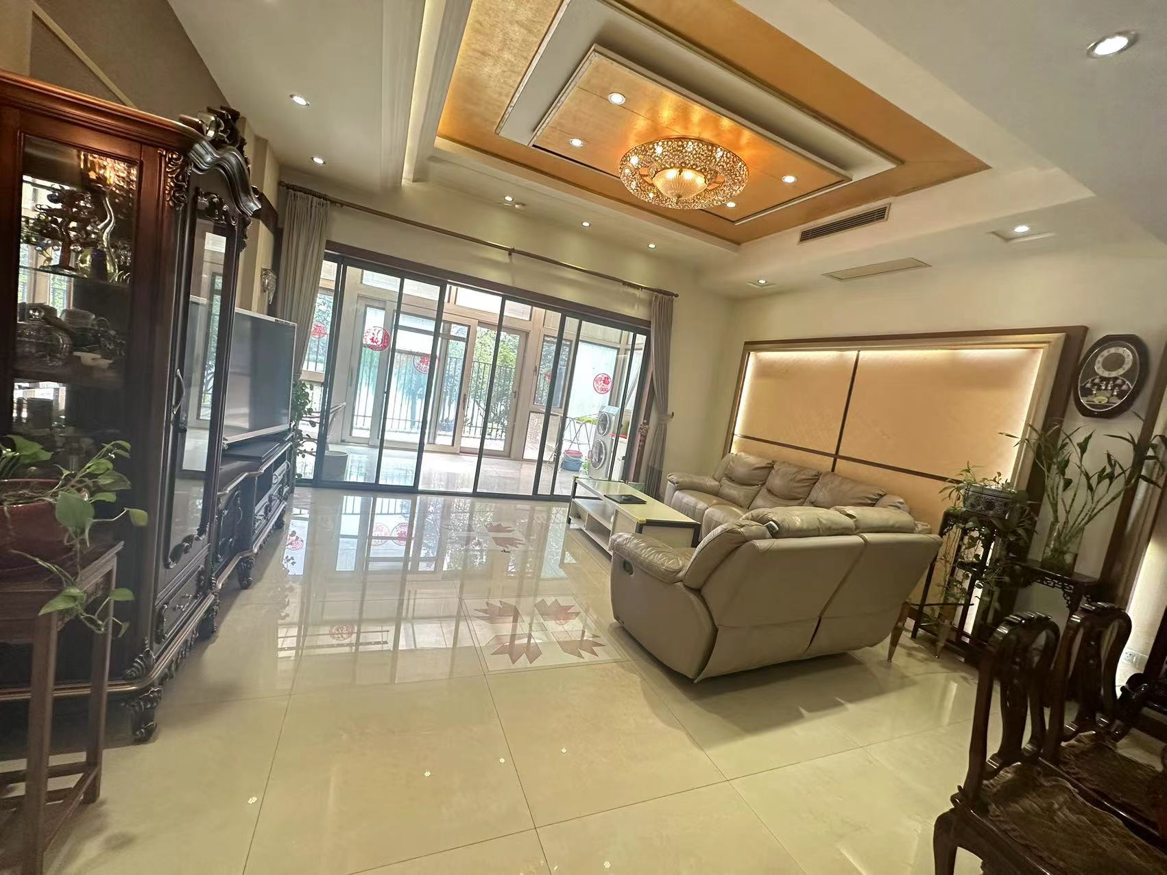 北濠山庄 5室2厅3卫 267.12m²