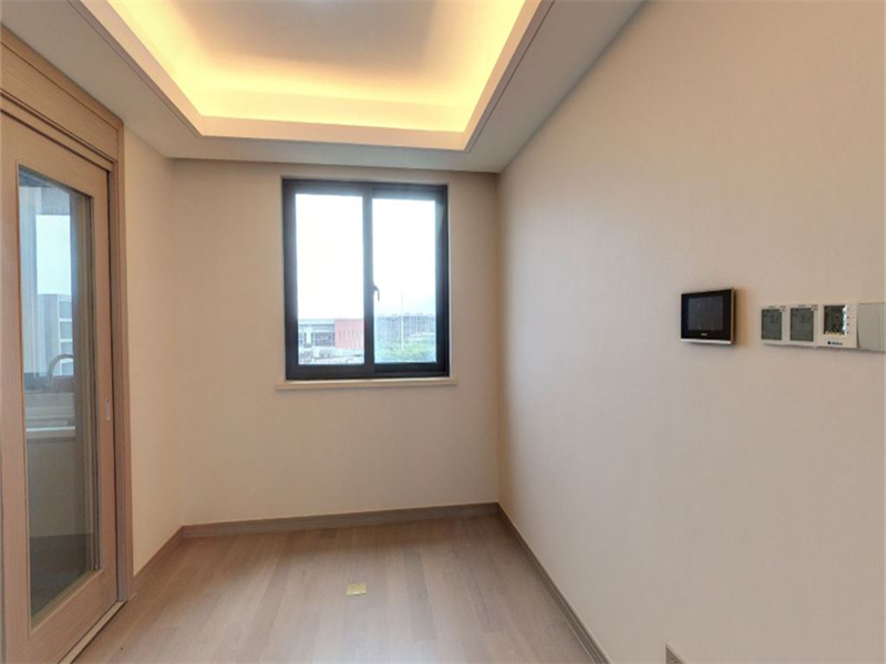 静海府 3室2厅2卫 128m²